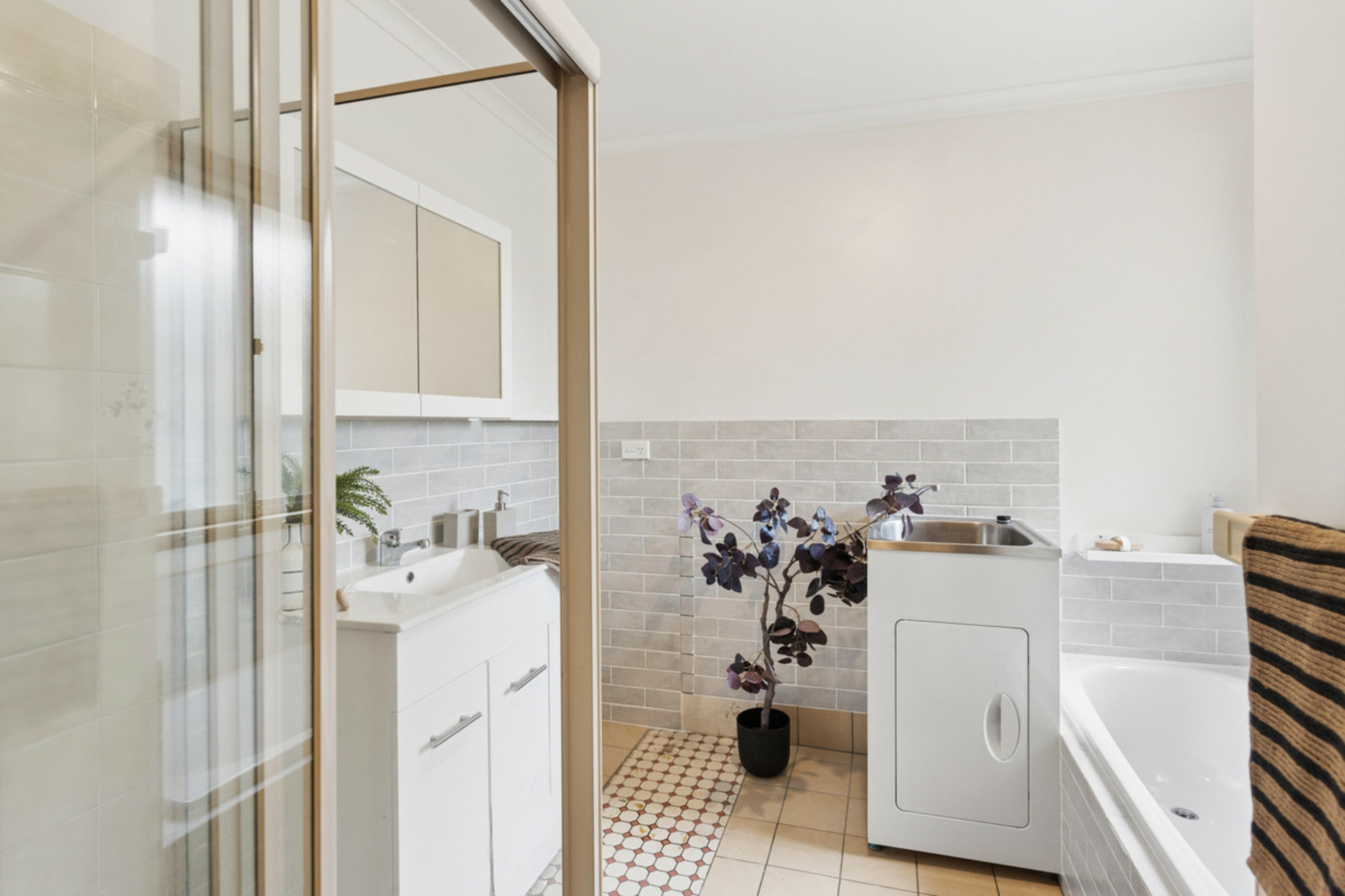 7 Roycroft Place — photo 12 of 20