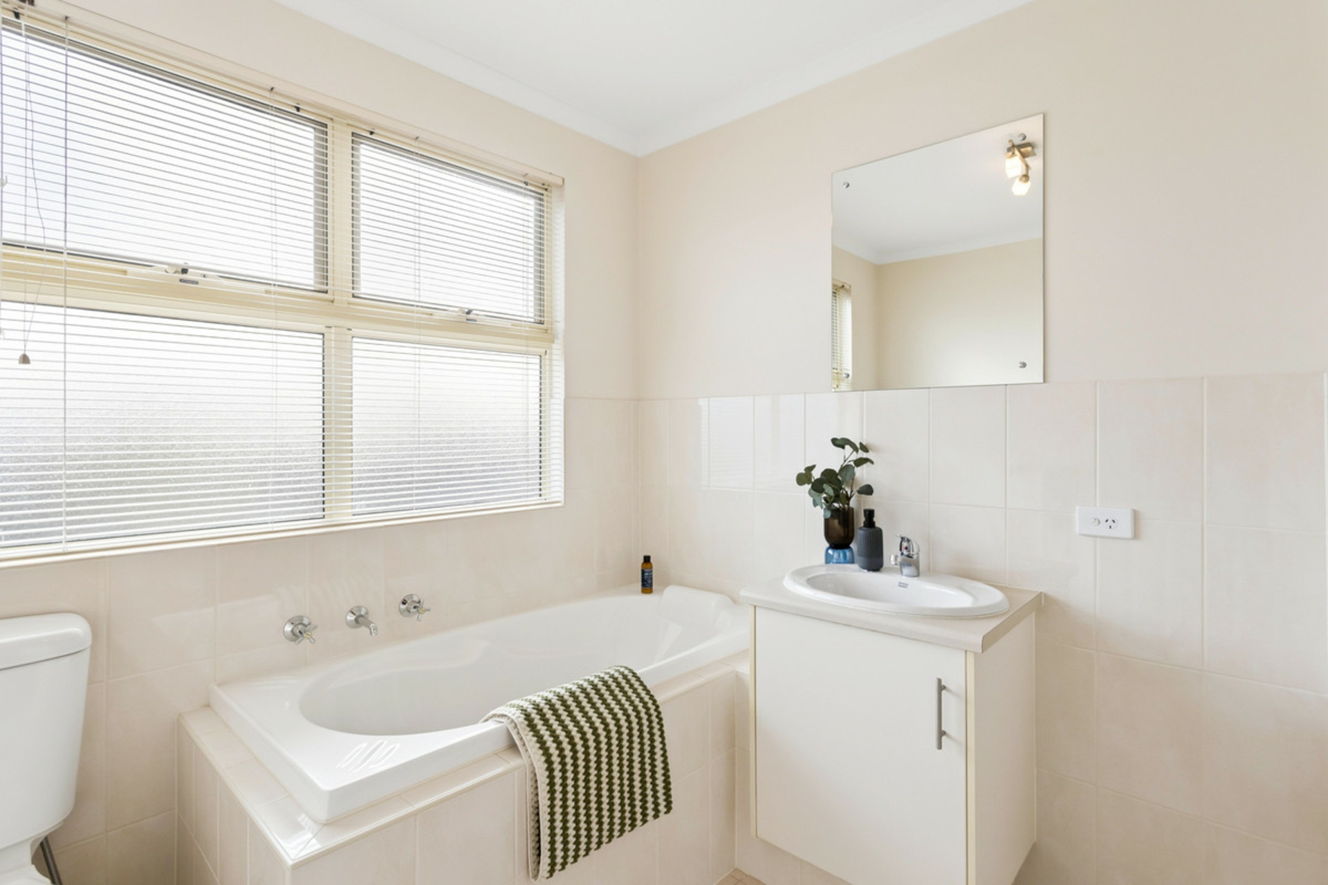 3/22 Headingley Street — photo 13 of 19