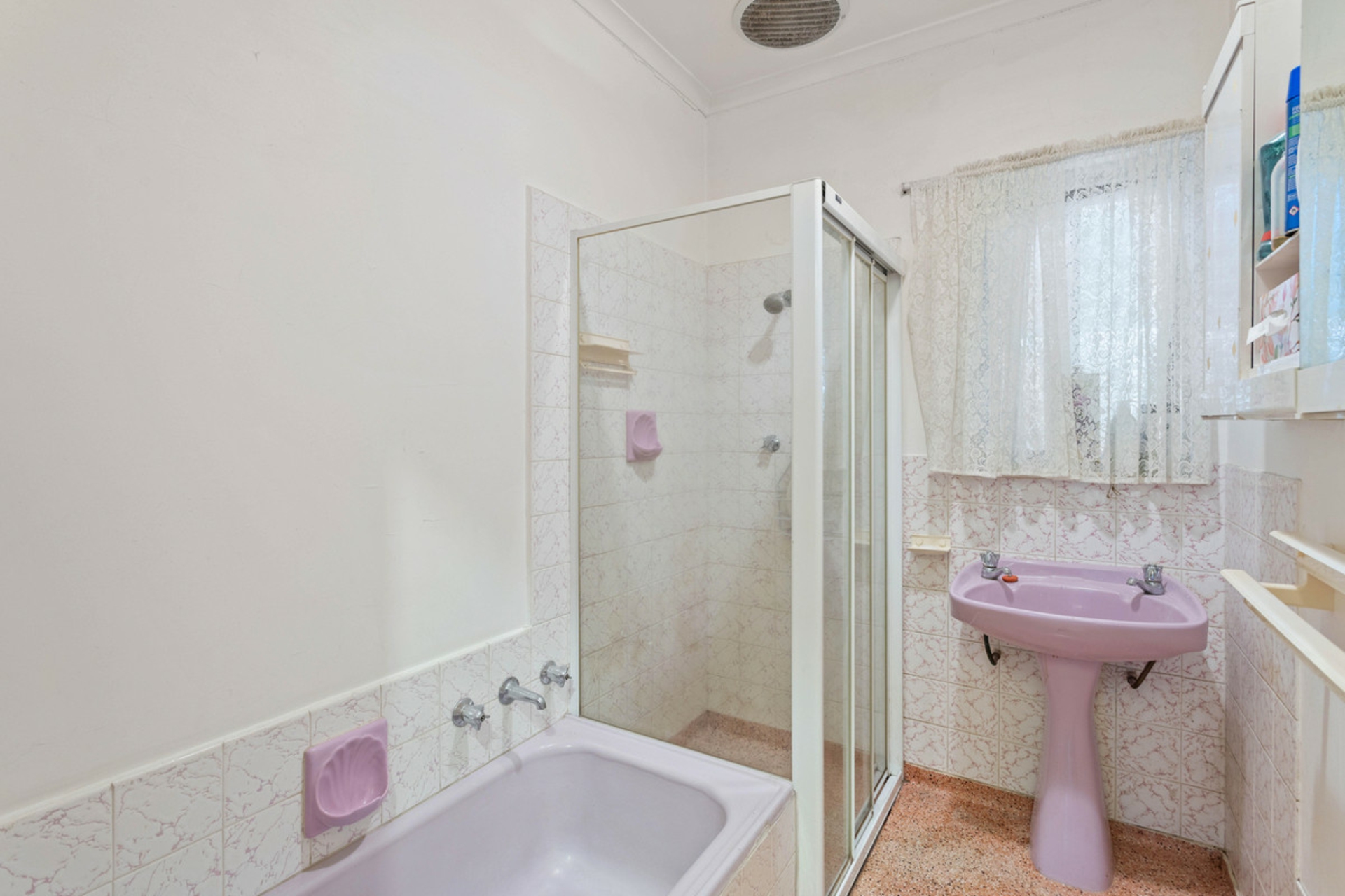 7 Glen Crescent — photo 9 of 14