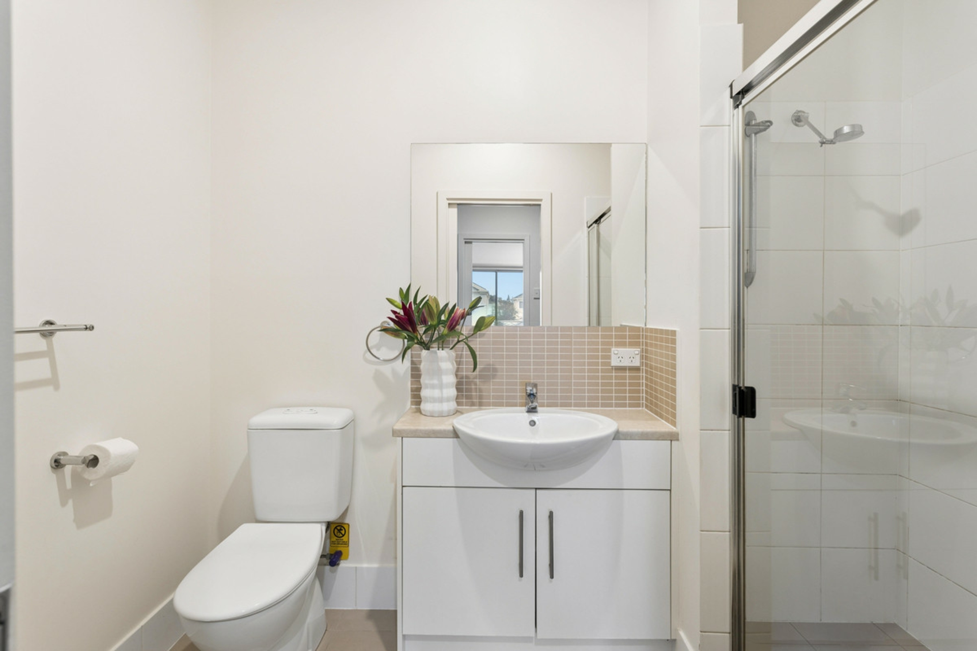 4/135 Sanctuary Drive — photo 10 of 17