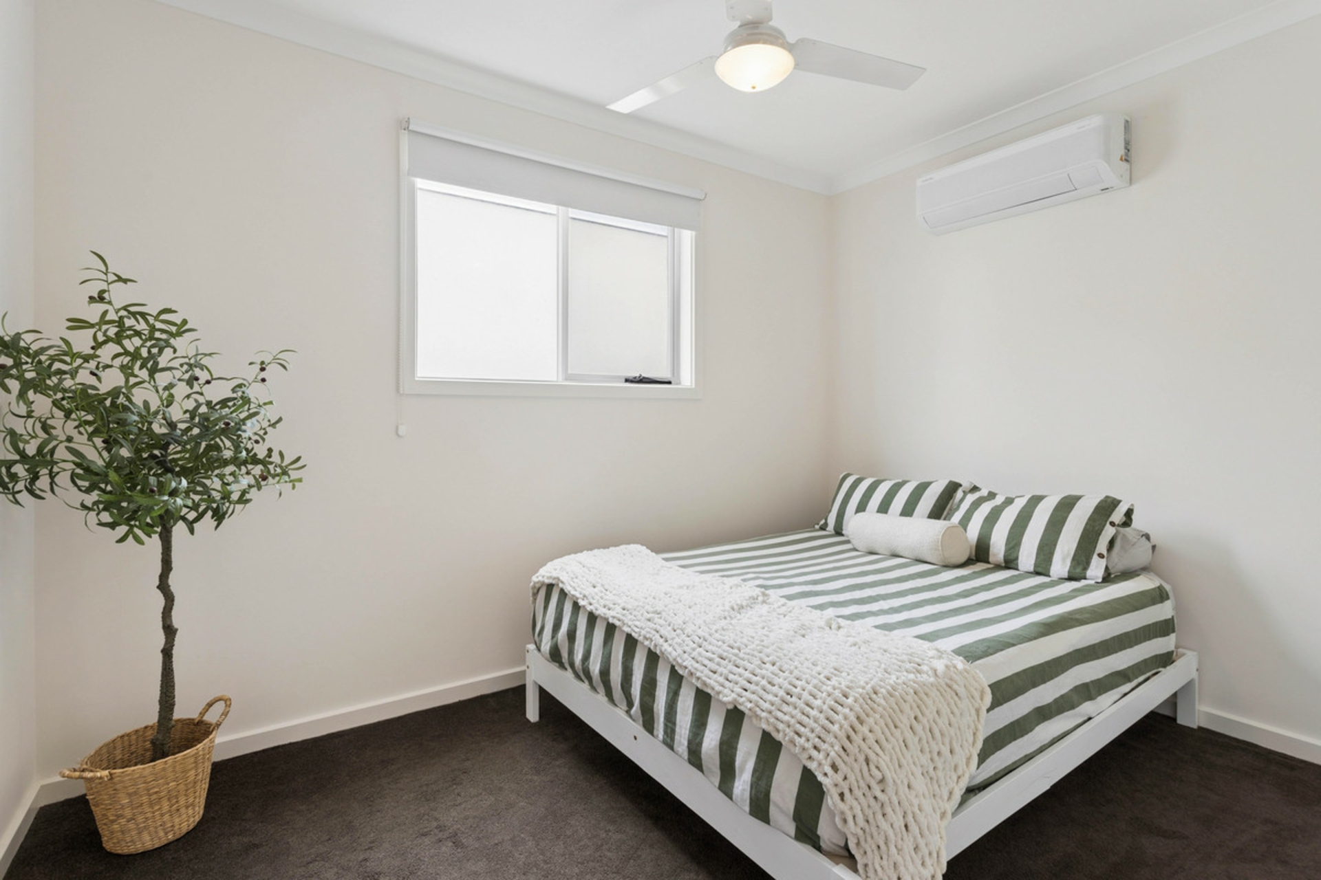 4/135 Sanctuary Drive — photo 11 of 17