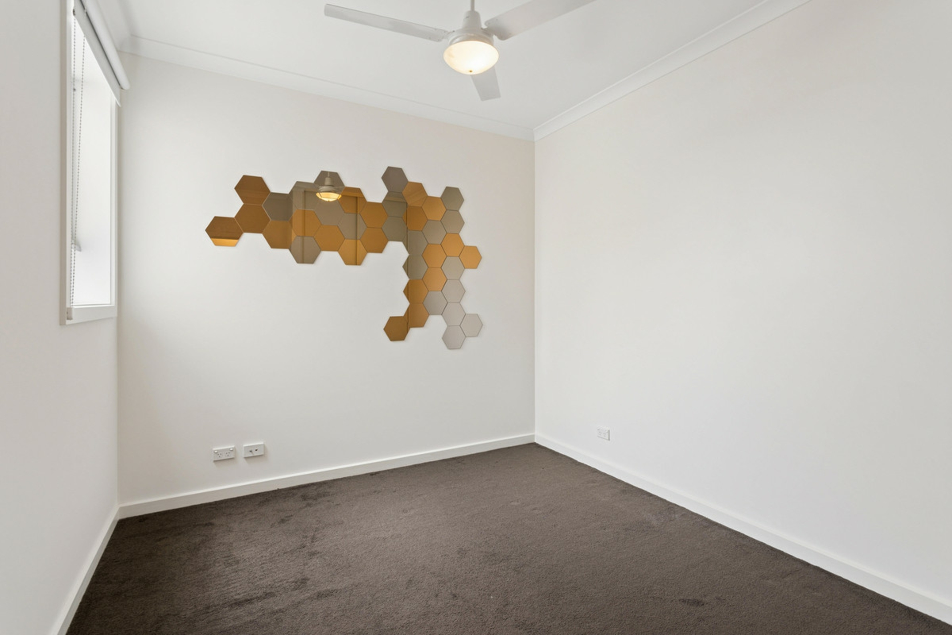 4/135 Sanctuary Drive — photo 12 of 17