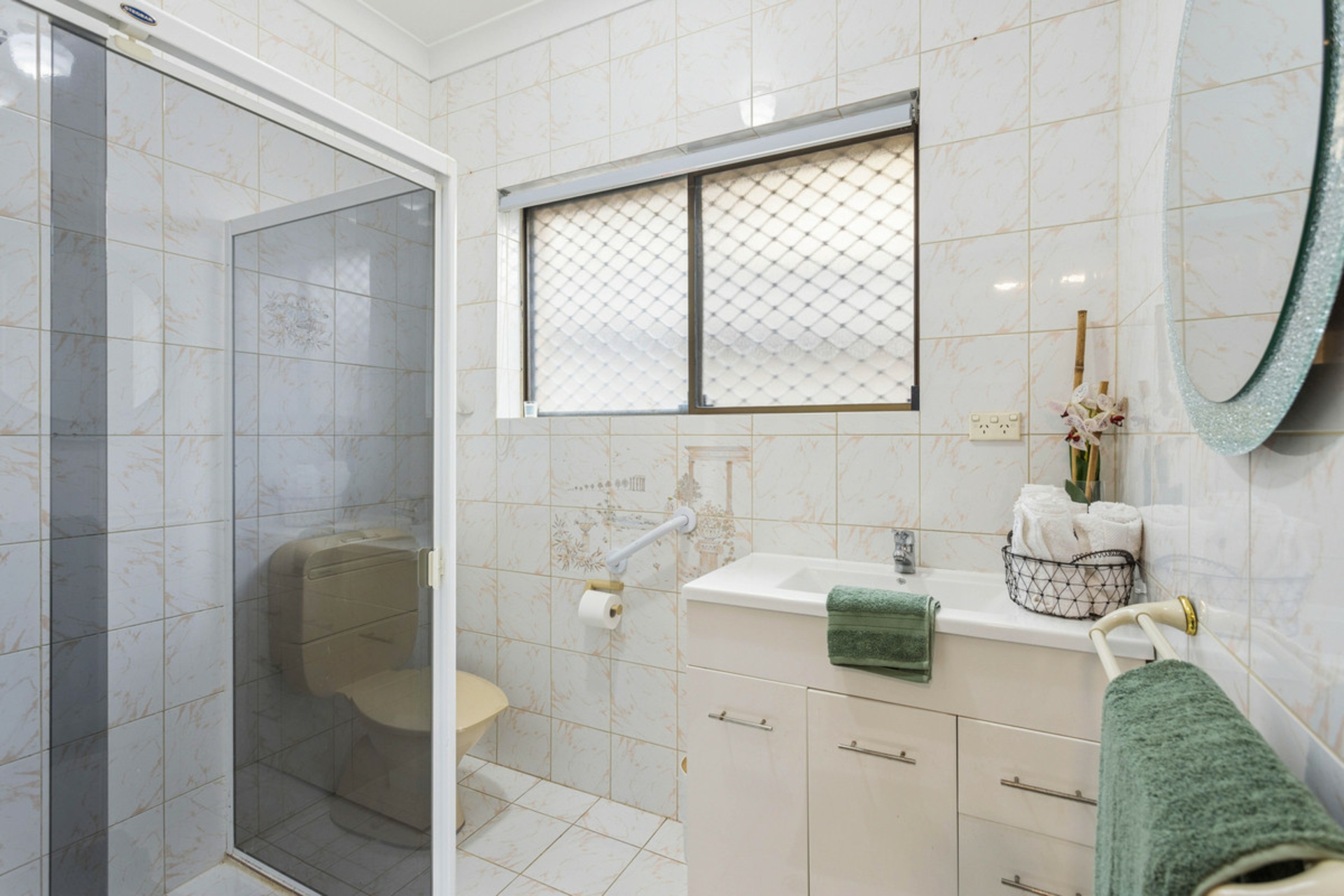38 Gaylard Crescent — photo 13 of 23