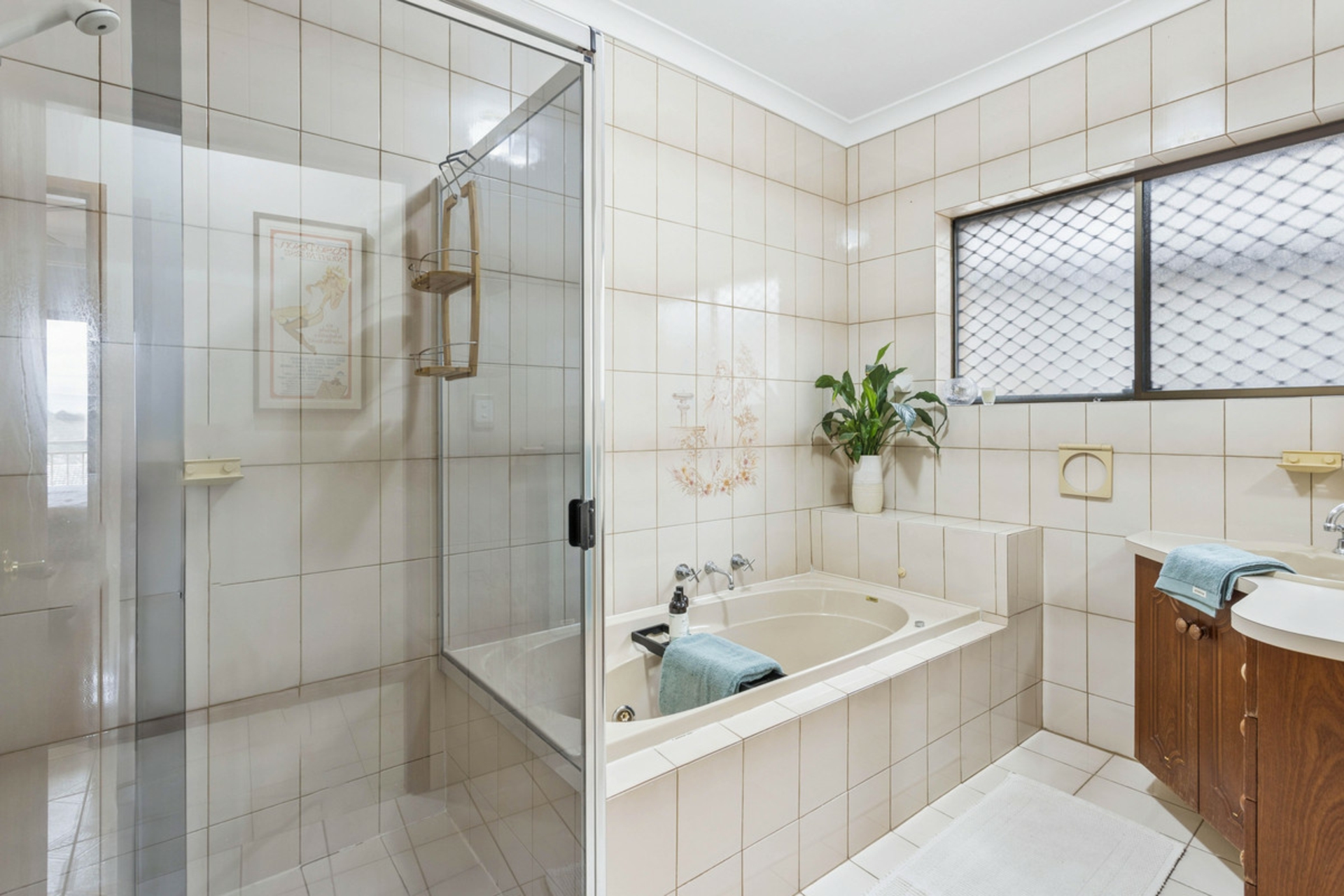 38 Gaylard Crescent — photo 16 of 23