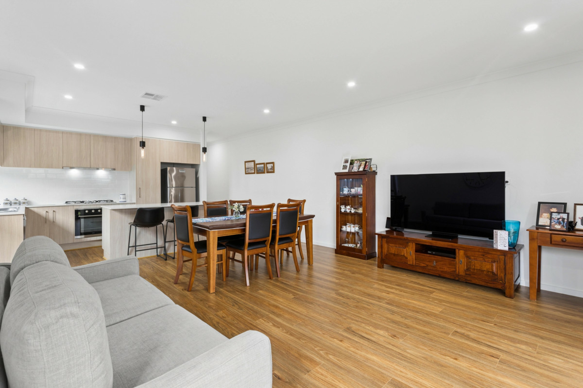 21a Dobson Drive — photo 7 of 15