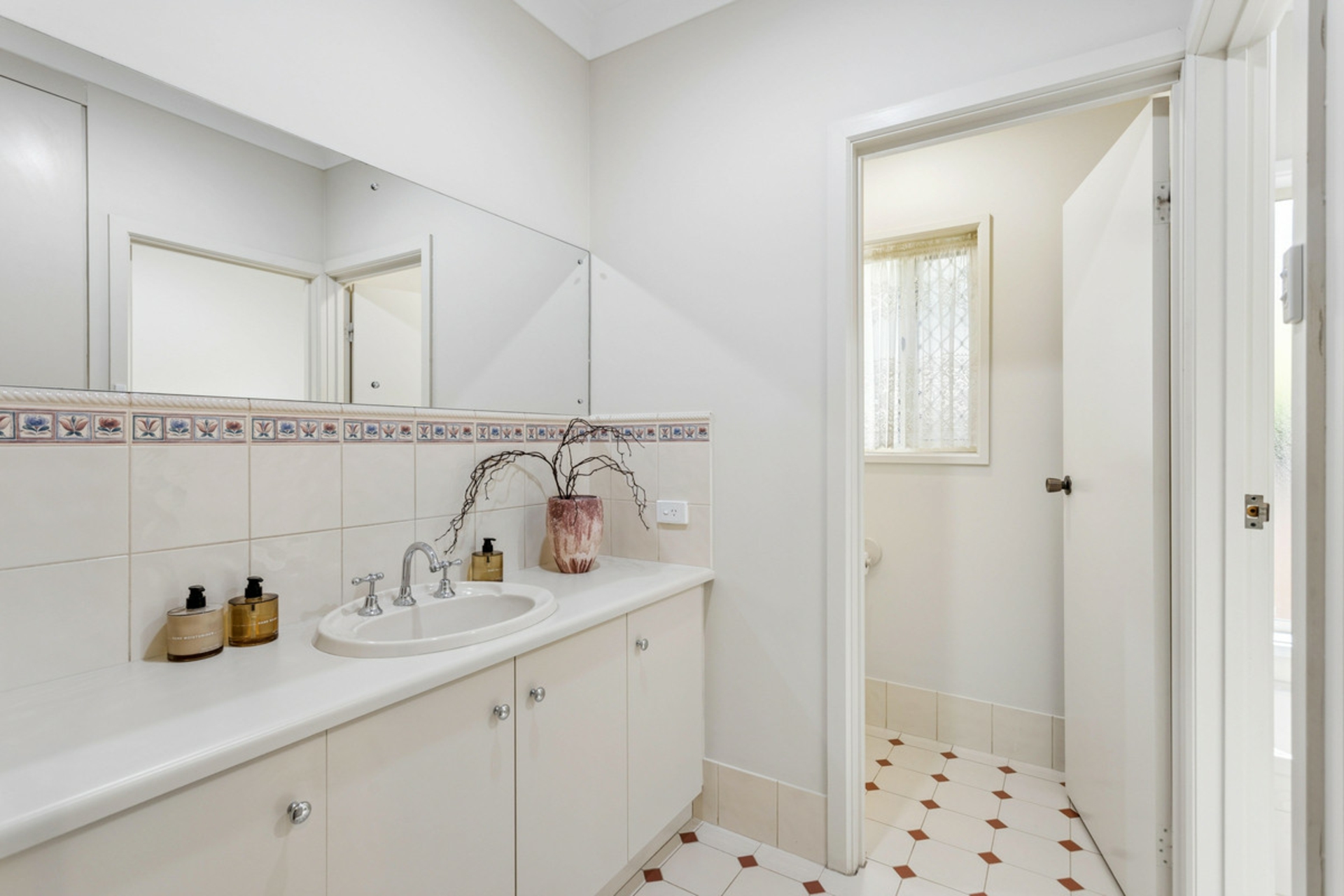 12 Lipson Reach Road — photo 17 of 25