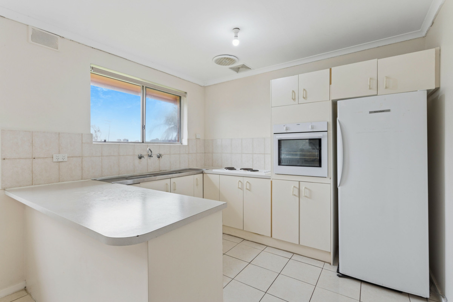 28 Welloch Street — photo 5 of 14