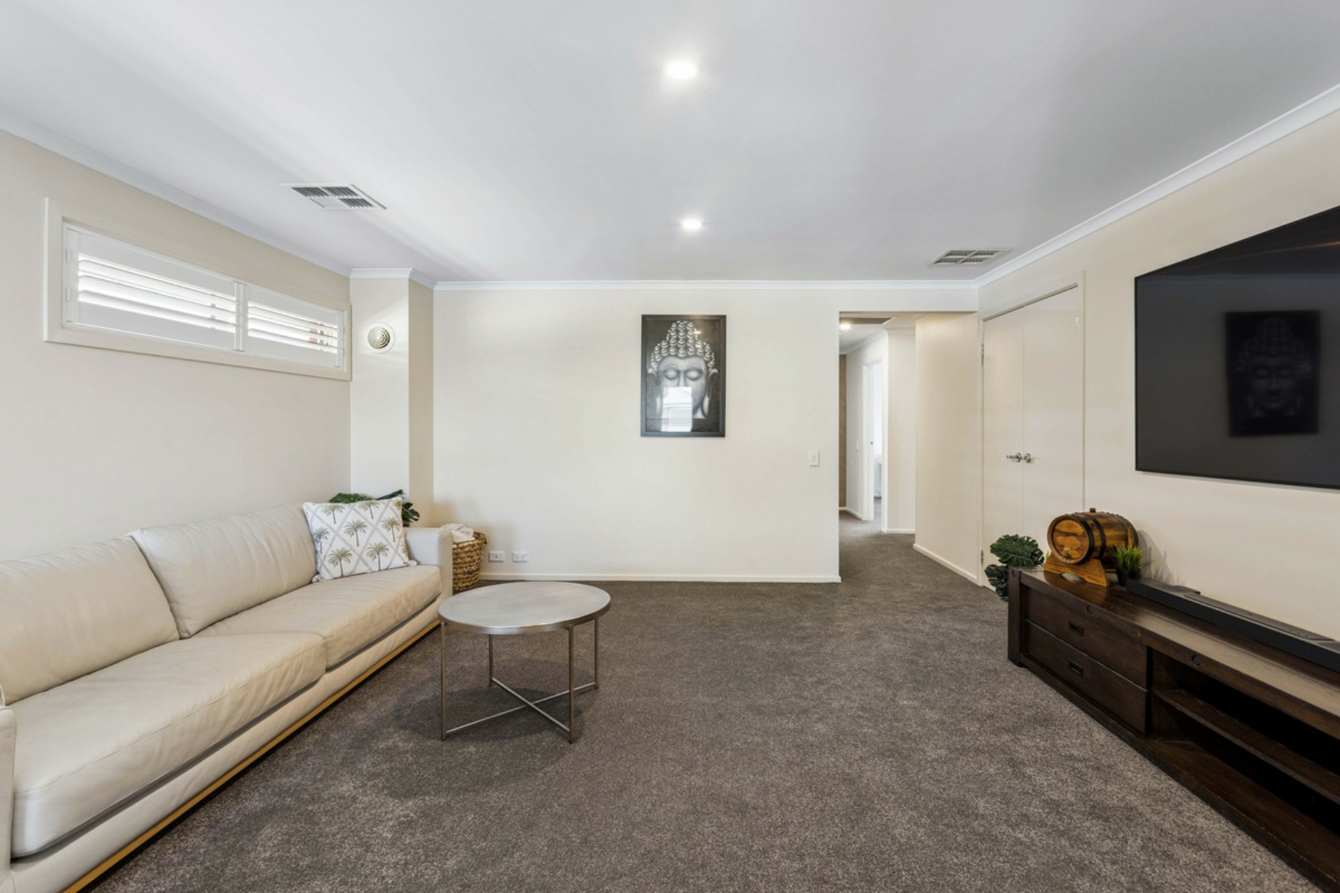 49 Nelson Crescent — photo 9 of 20