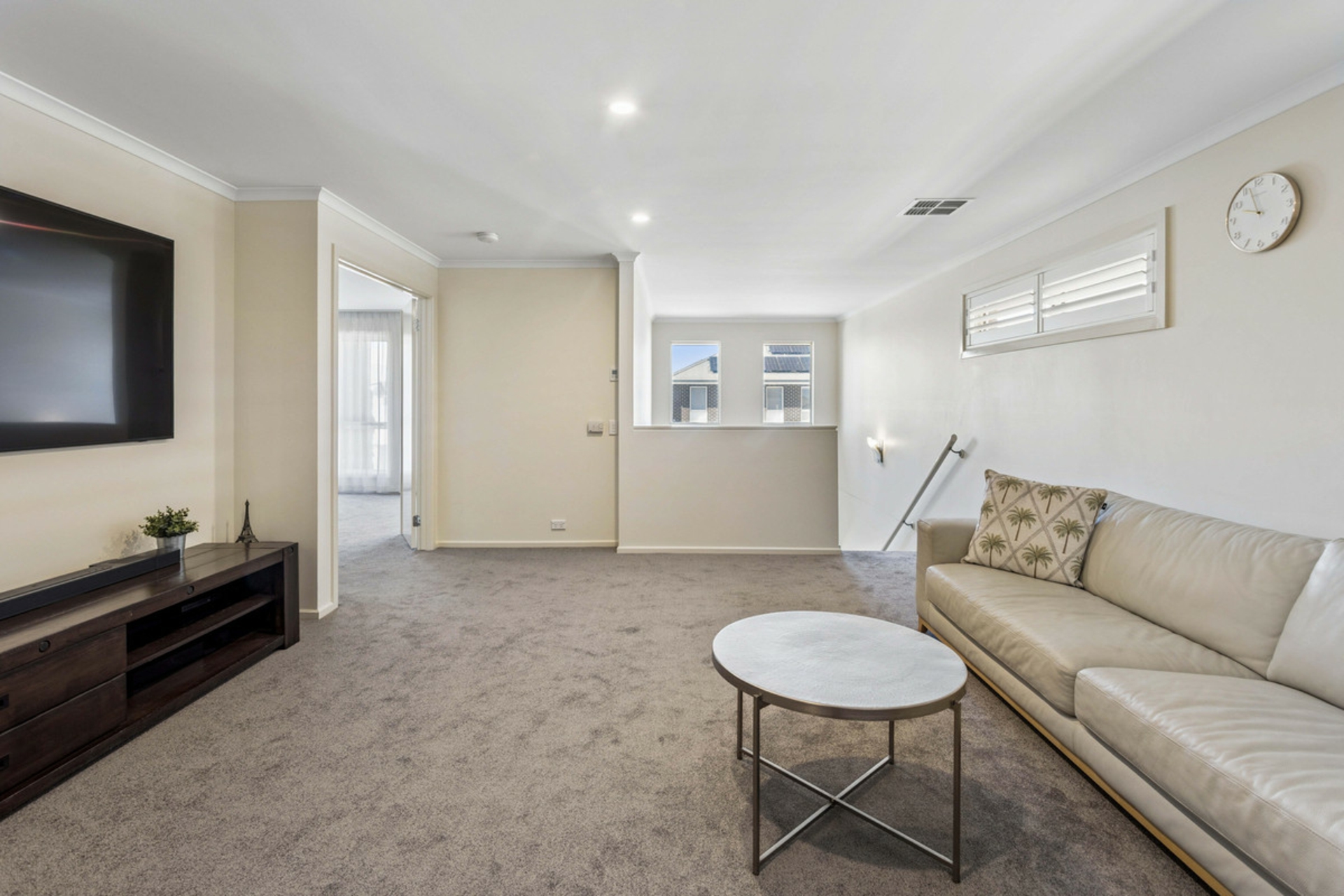 49 Nelson Crescent — photo 10 of 20