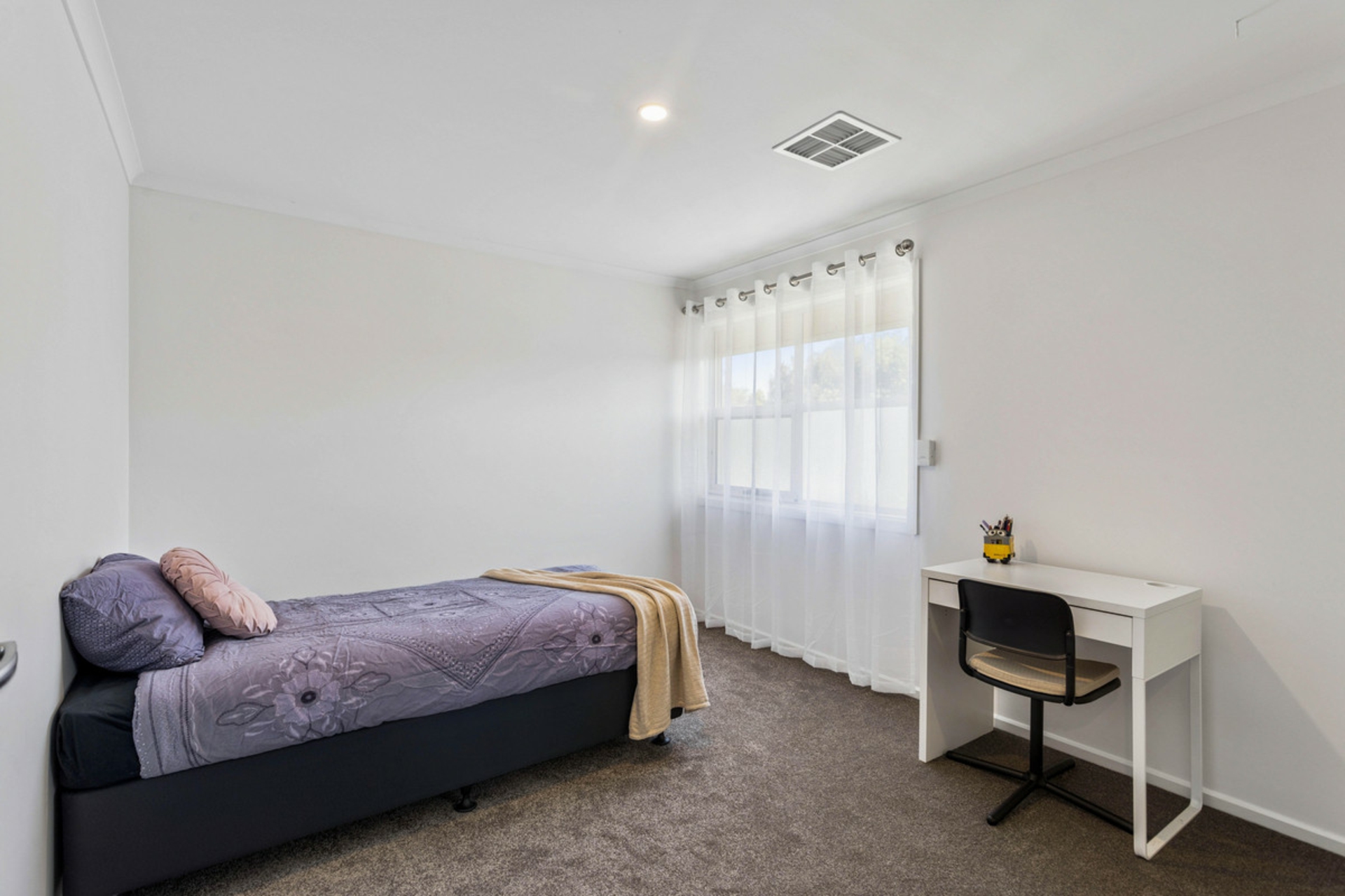 49 Nelson Crescent — photo 15 of 20