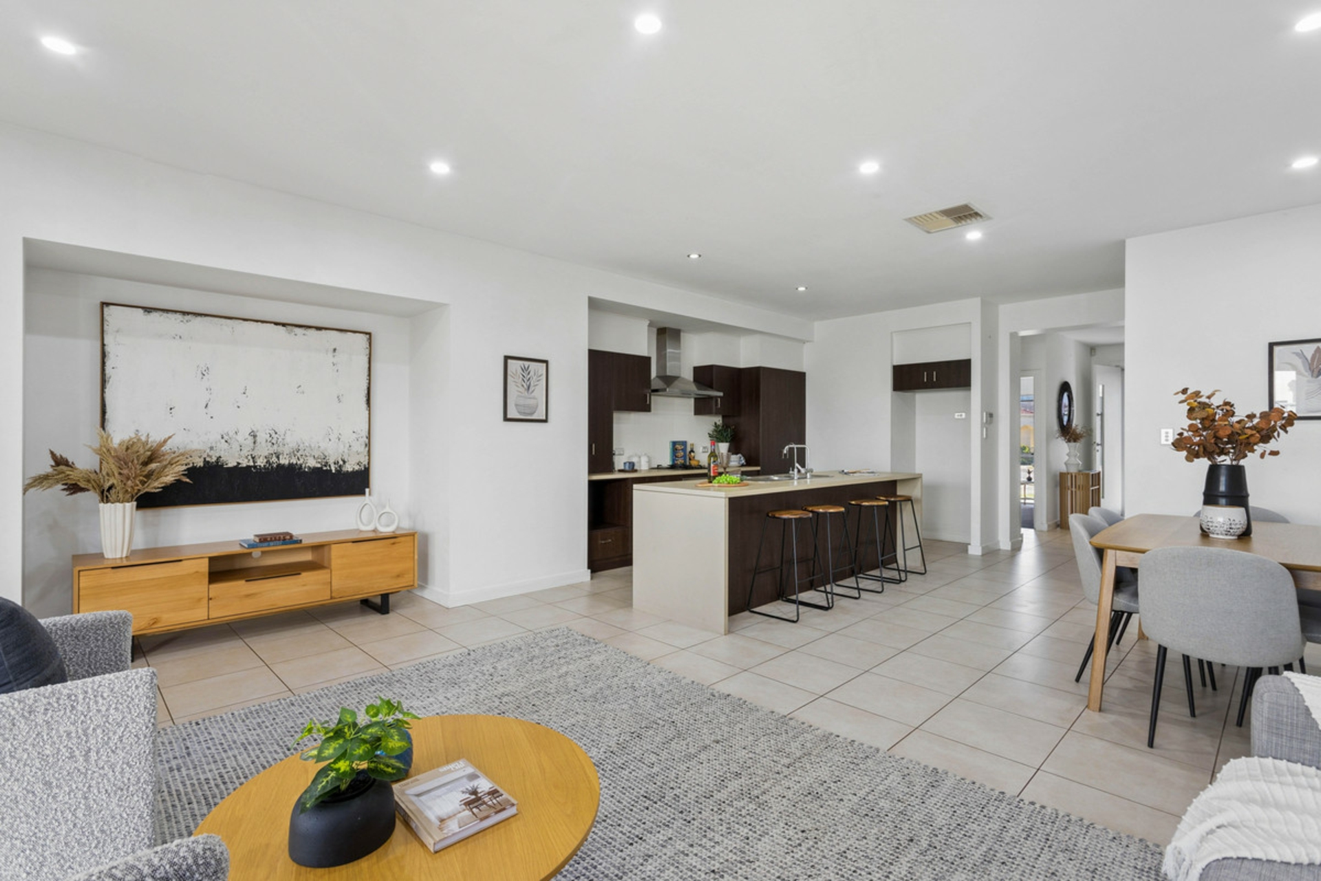 3 Logan Street — photo 4 of 13