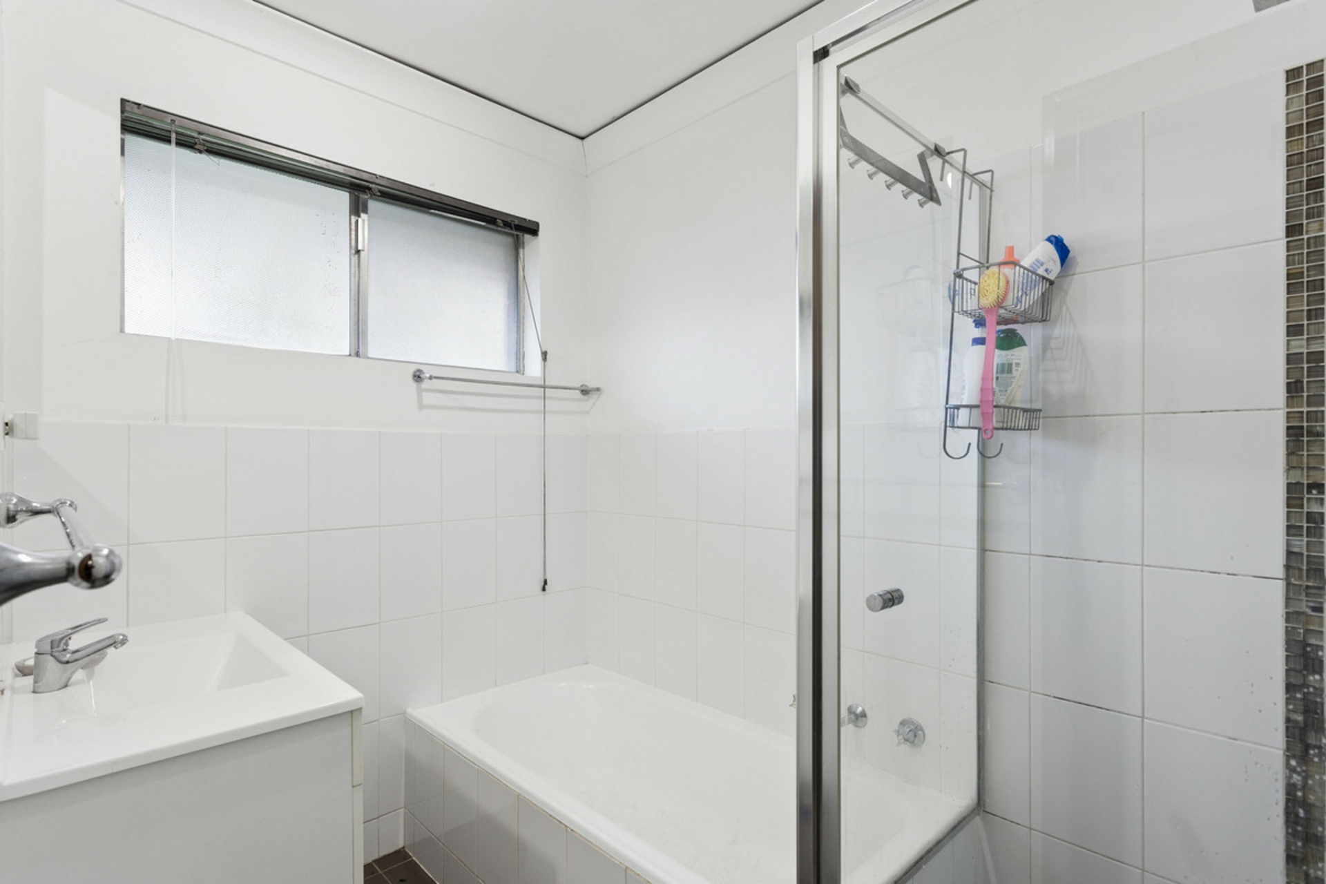 41 Eyre Crescent — photo 8 of 13