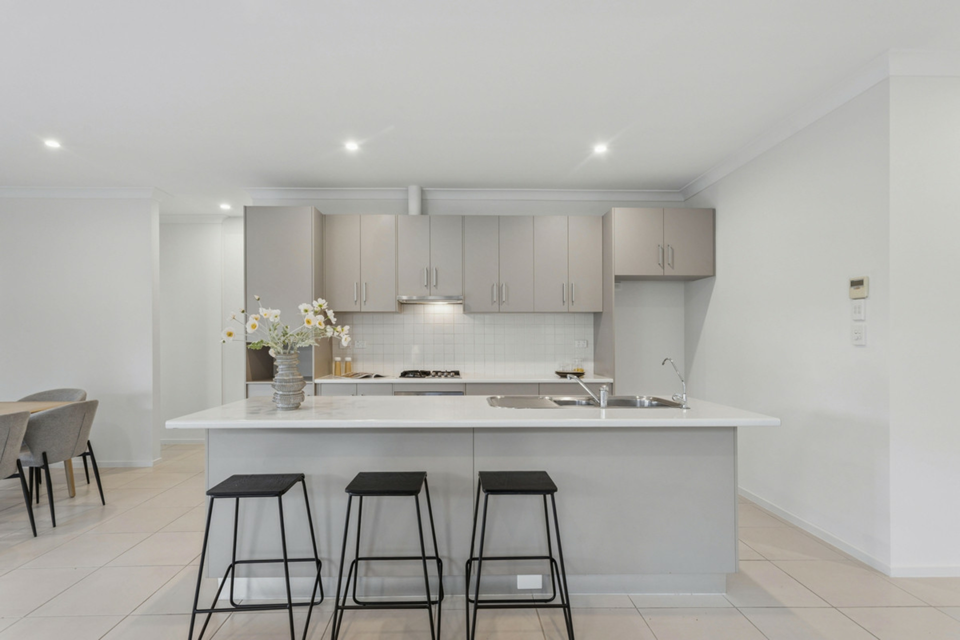 13 East Avenue — photo 6 of 14