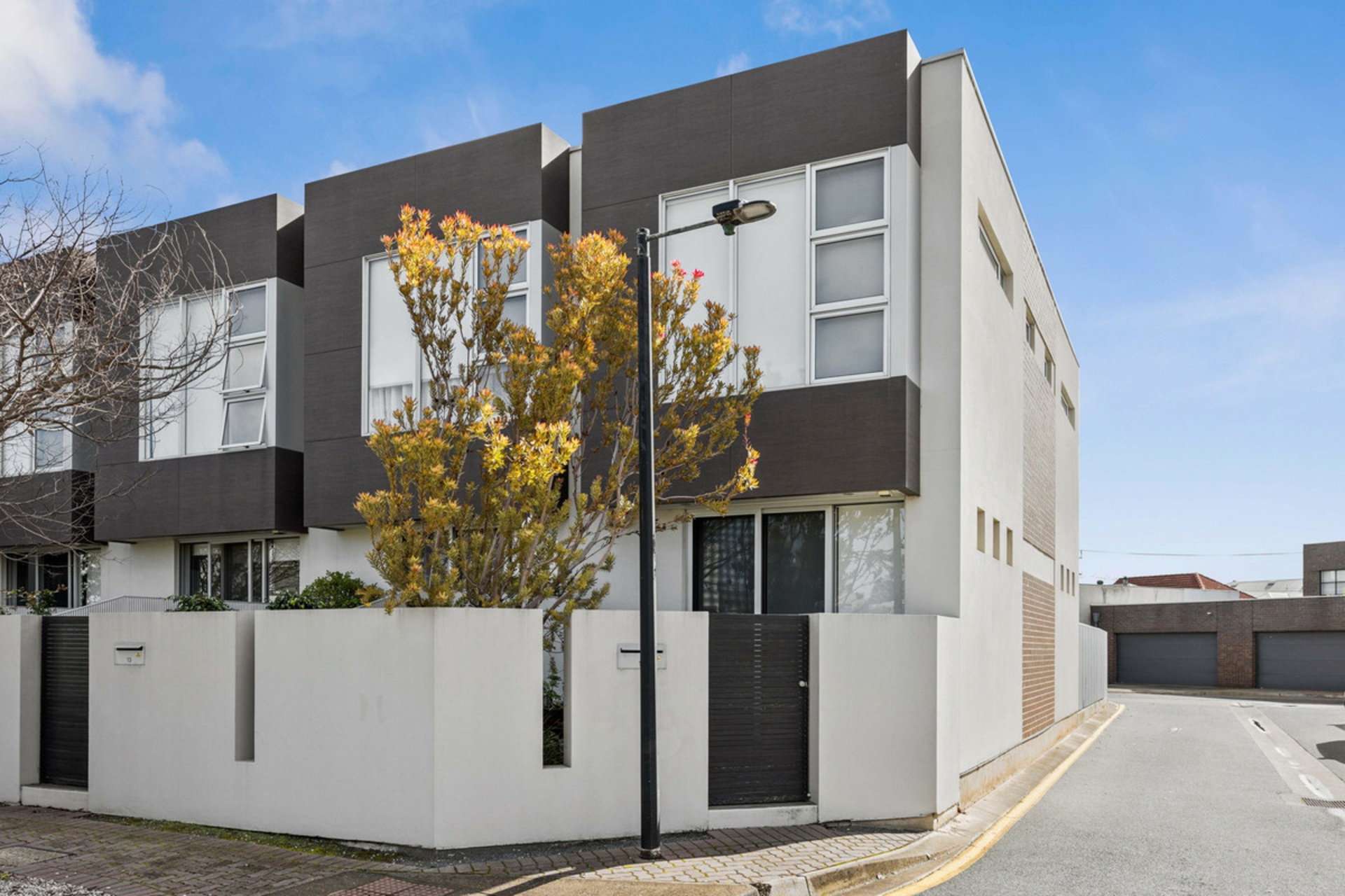 15 Spurs Avenue — photo from LJ Hooker Property Specialists