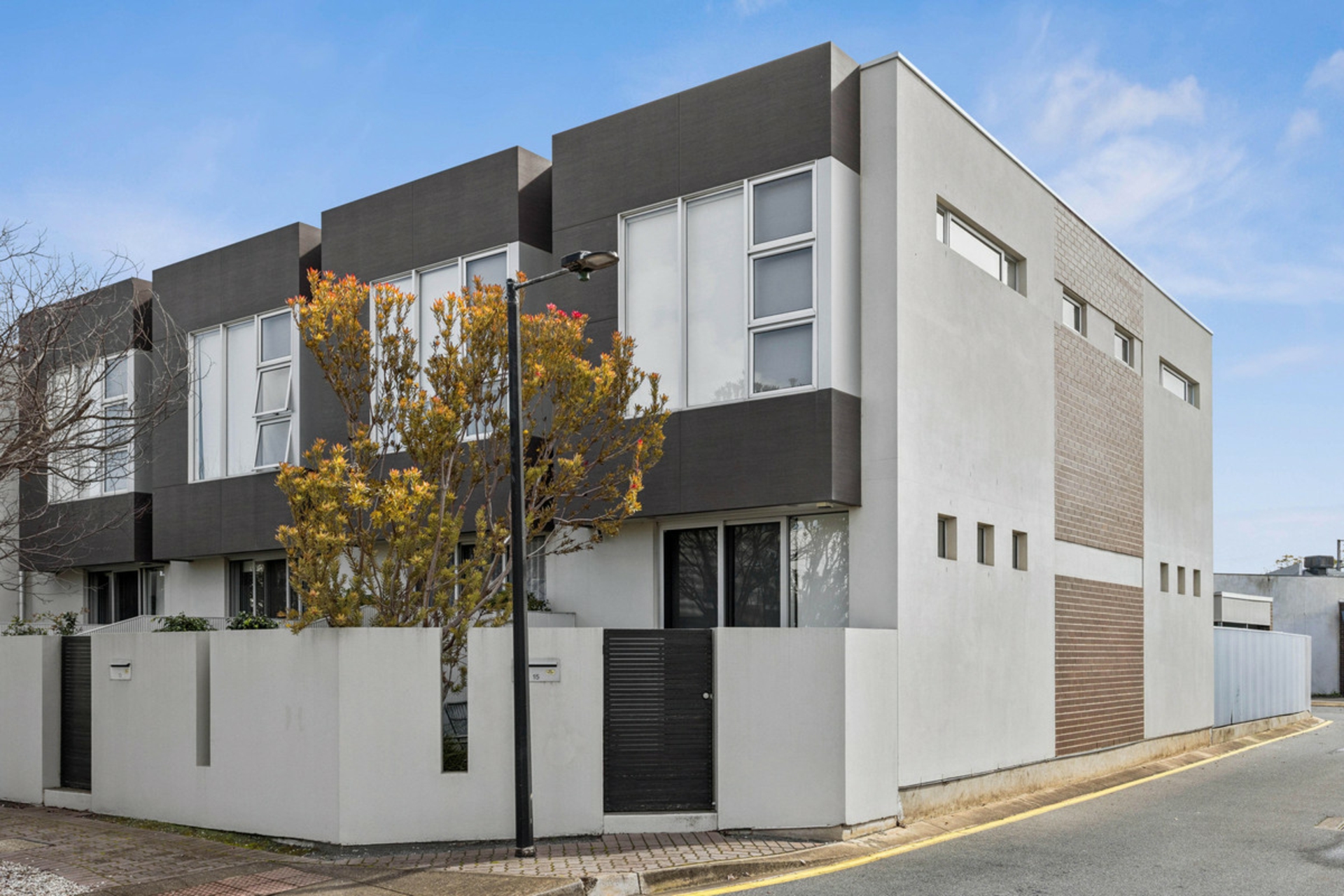 15 Spurs Avenue — photo 2 of 25