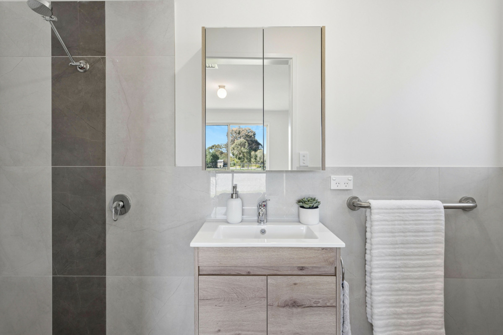 48 Pederick Road — photo 9 of 28