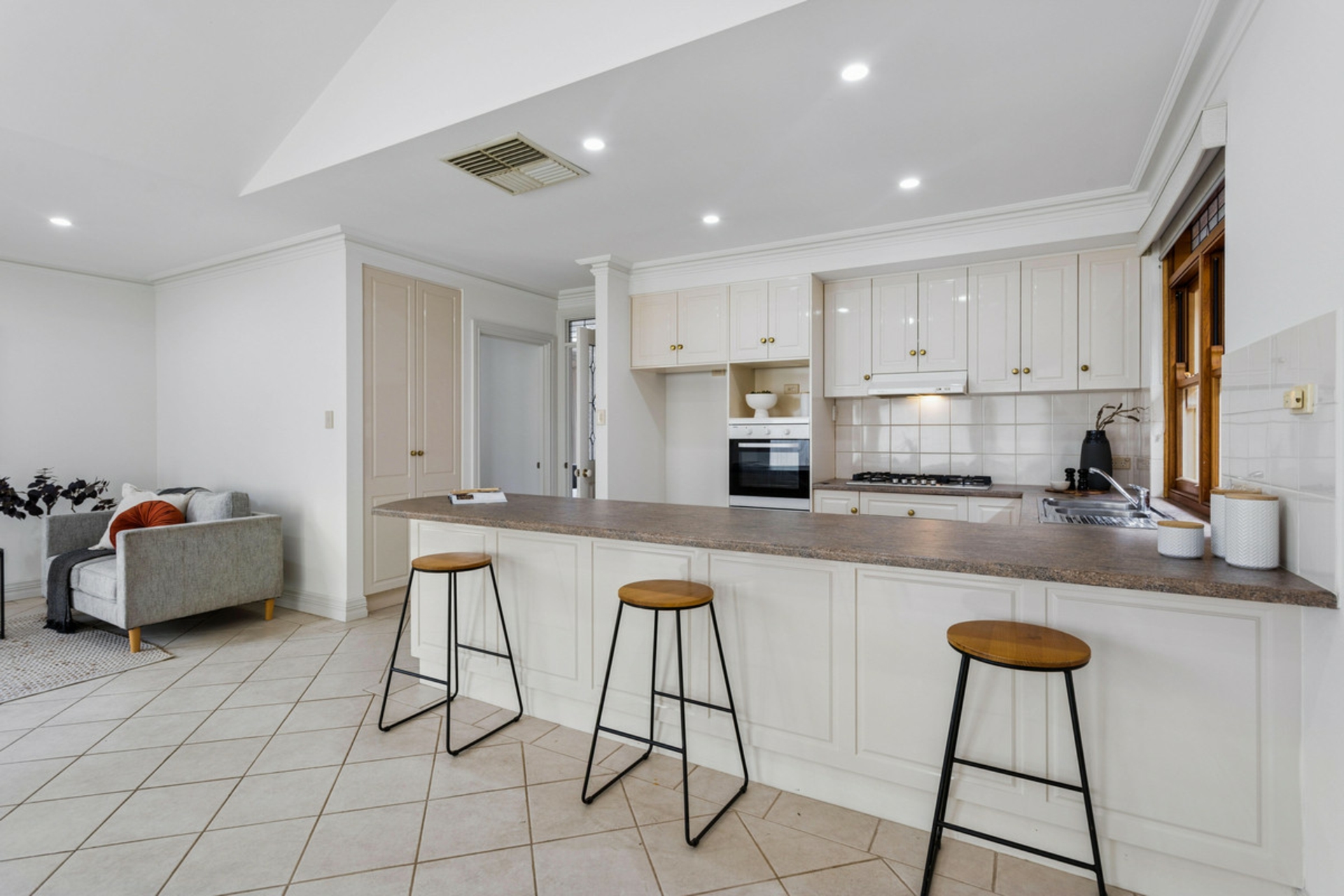 13A Barns Avenue — photo 14 of 18