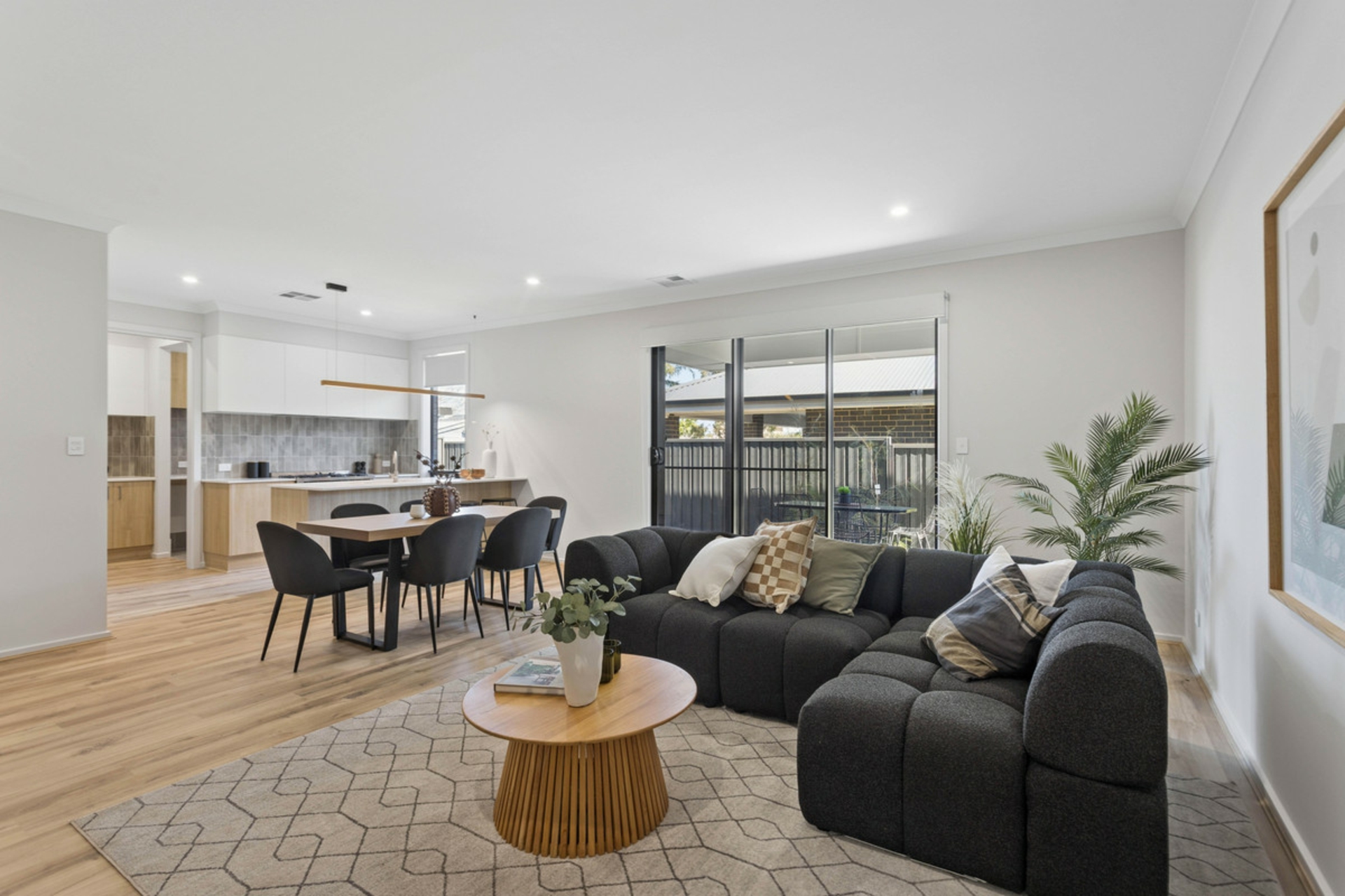 2C Parcoola Avenue — photo 2 of 19
