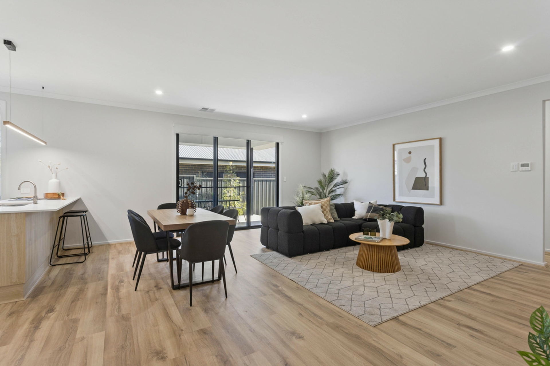 2C Parcoola Avenue — photo 3 of 19