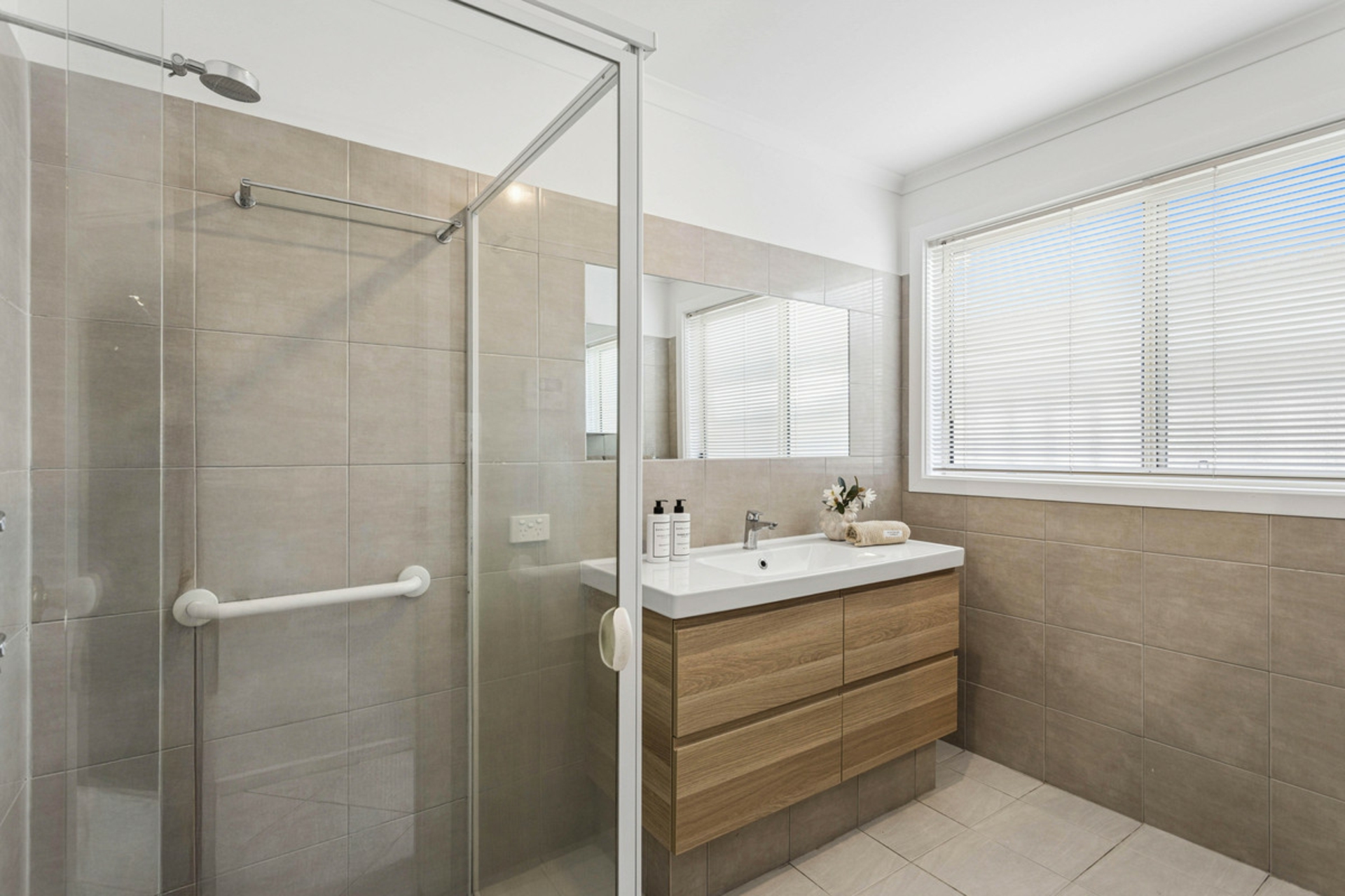 12 Donald Avenue — photo 5 of 14