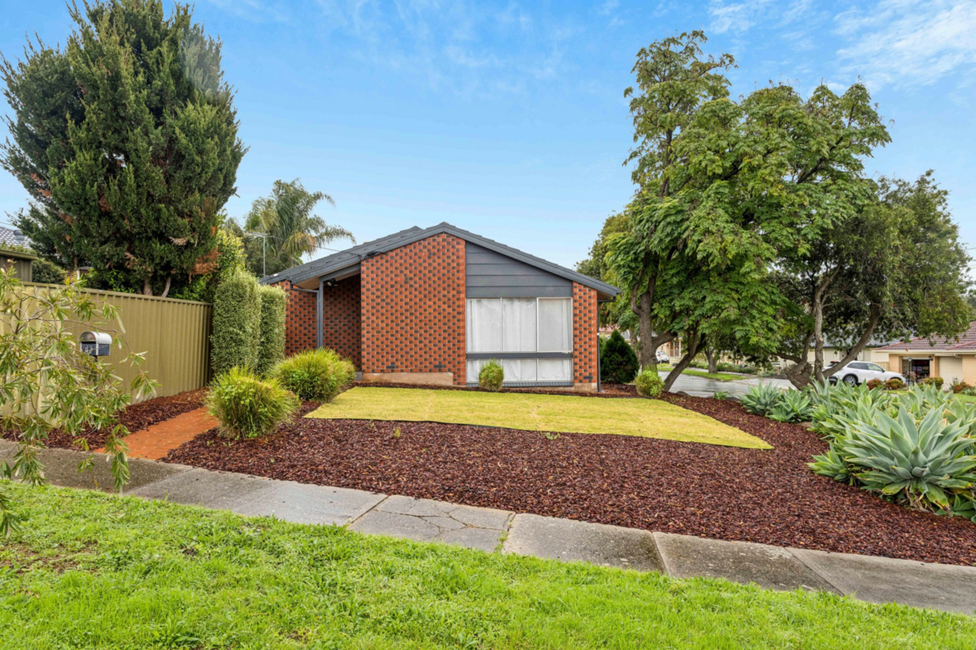 42 Oratanga Road — photo 2 of 15