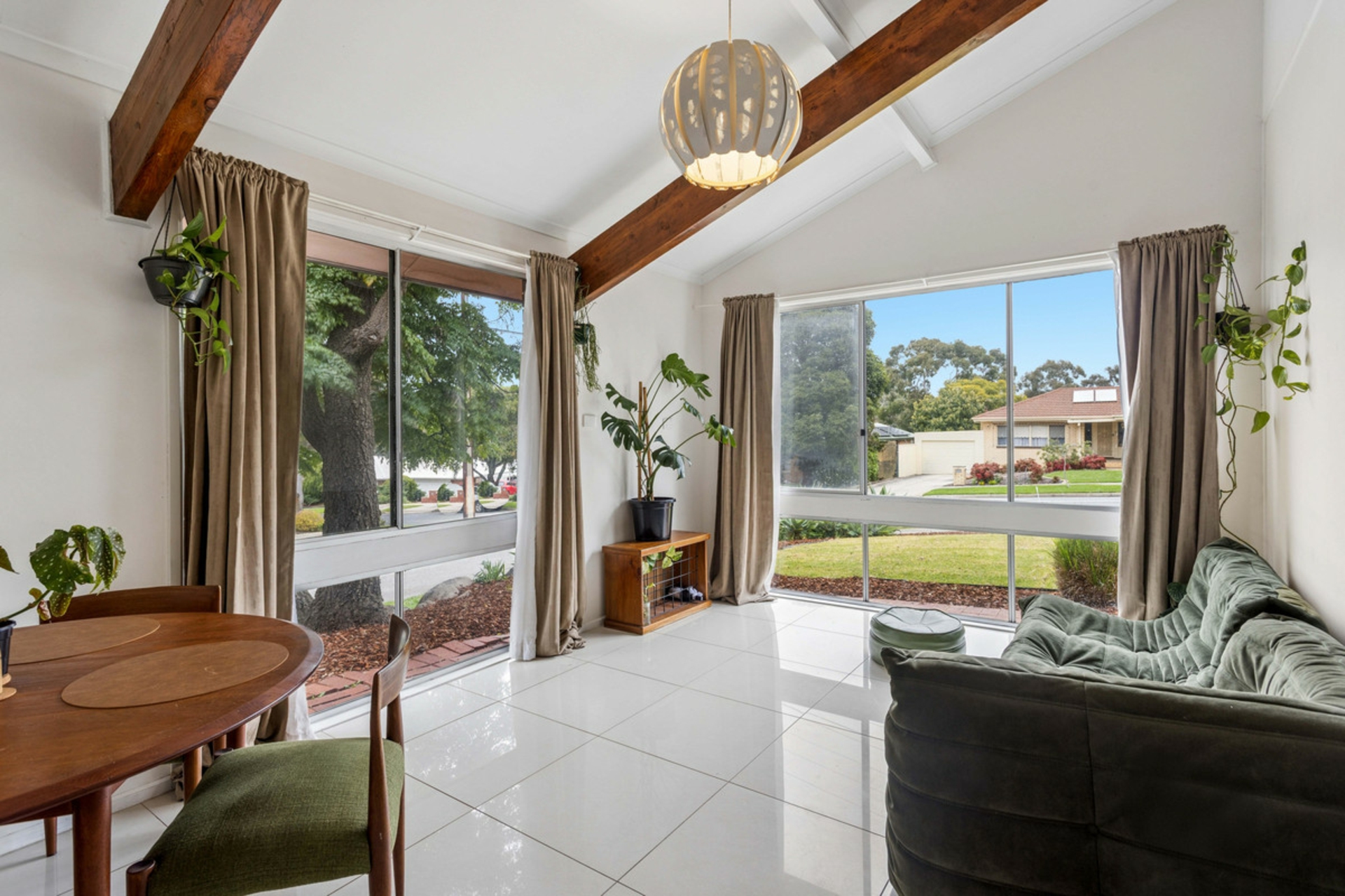42 Oratanga Road — photo 3 of 15