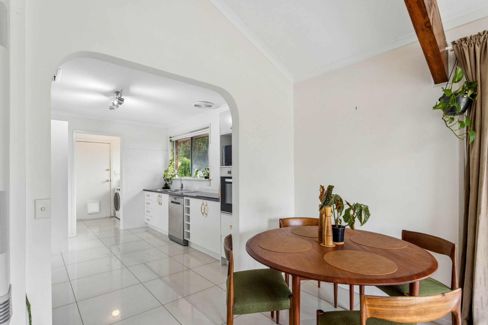 42 Oratanga Road — photo 4 of 15
