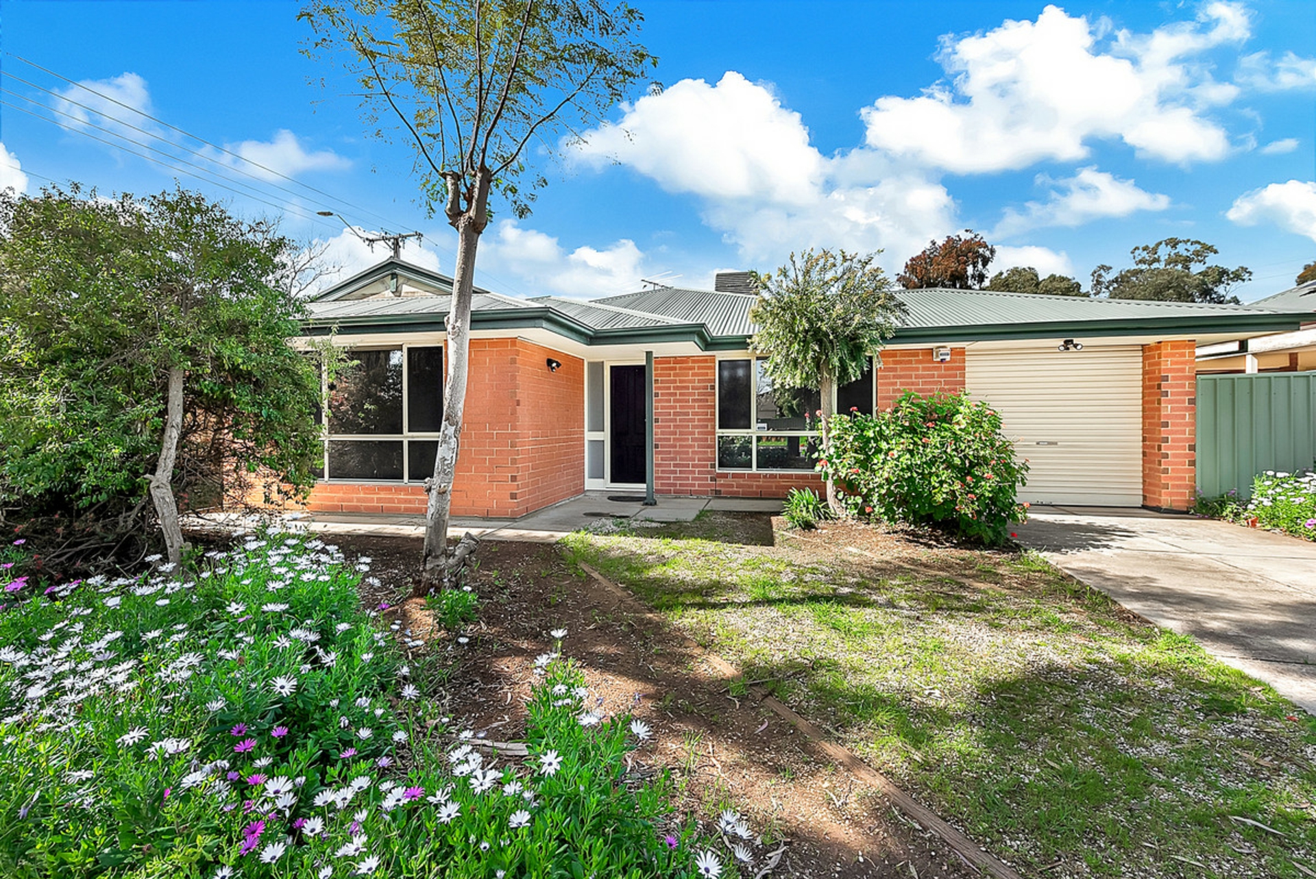 2A Downton Avenue — photo from LJ Hooker Property Specialists