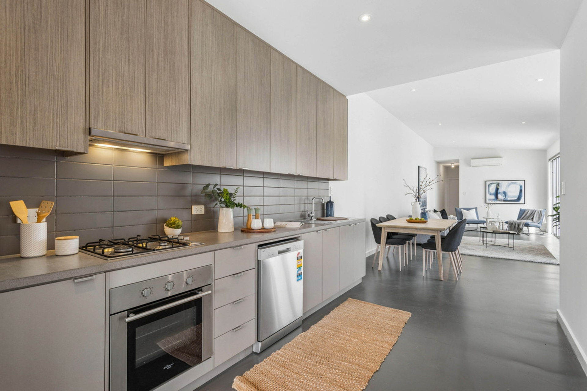 137 Folland Avenue — photo 4 of 16