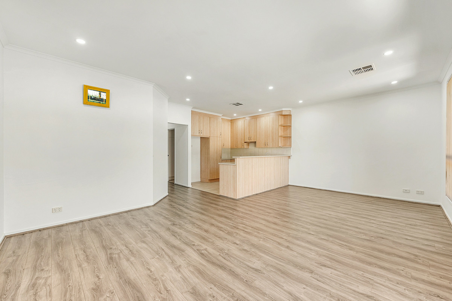 13A Taunton Avenue — photo 3 of 14
