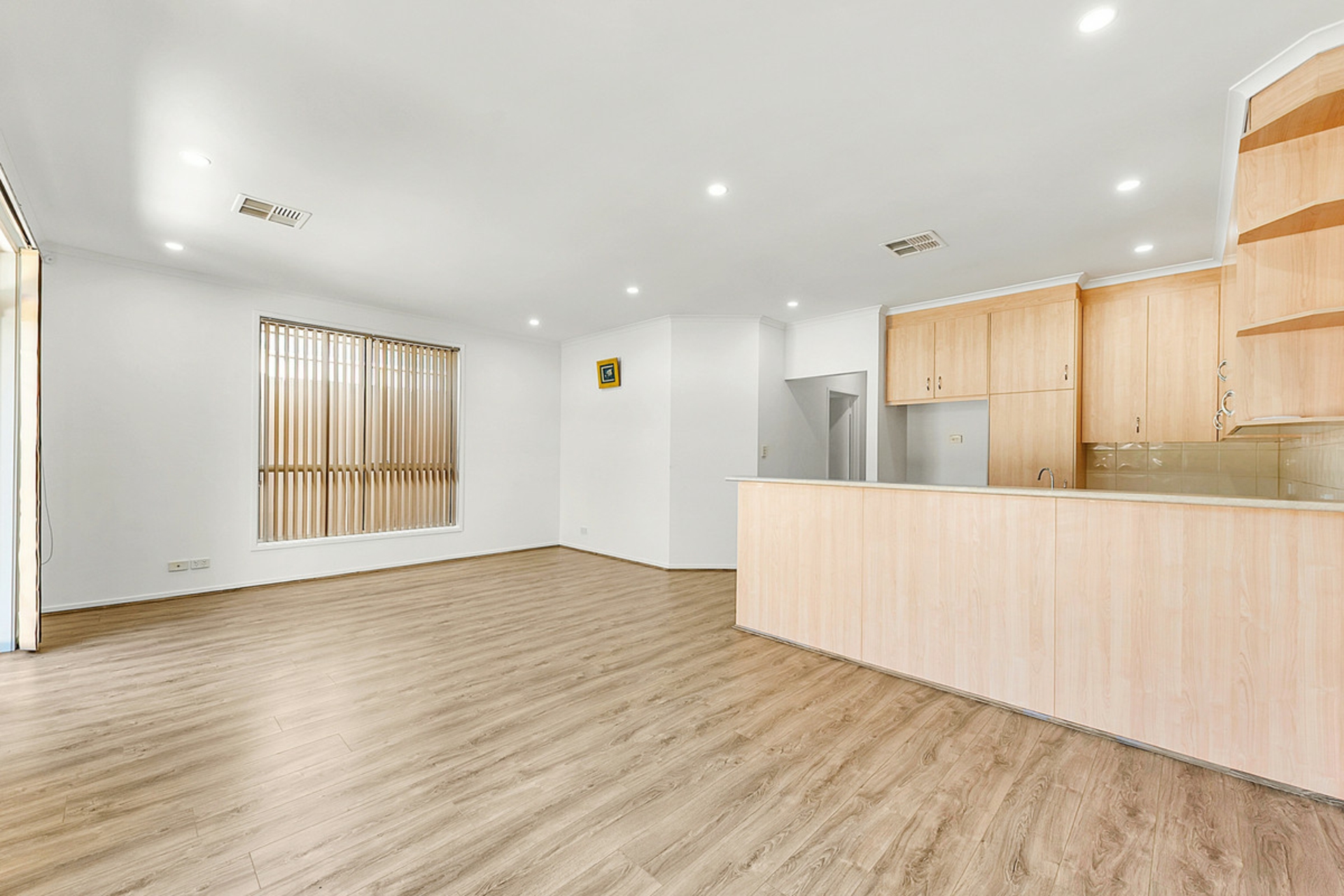 13A Taunton Avenue — photo 5 of 14