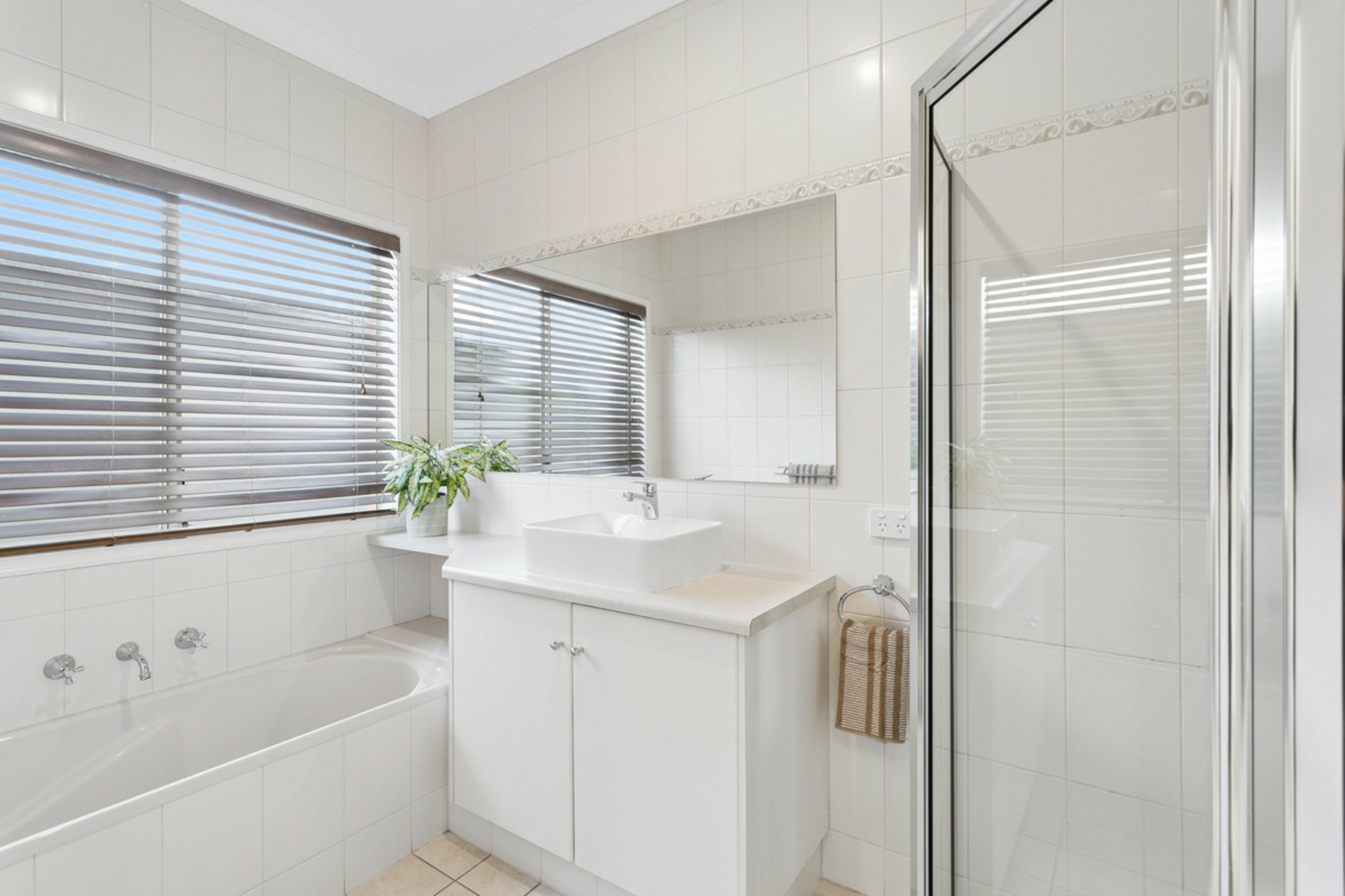 4 Spencer Court — photo 16 of 20