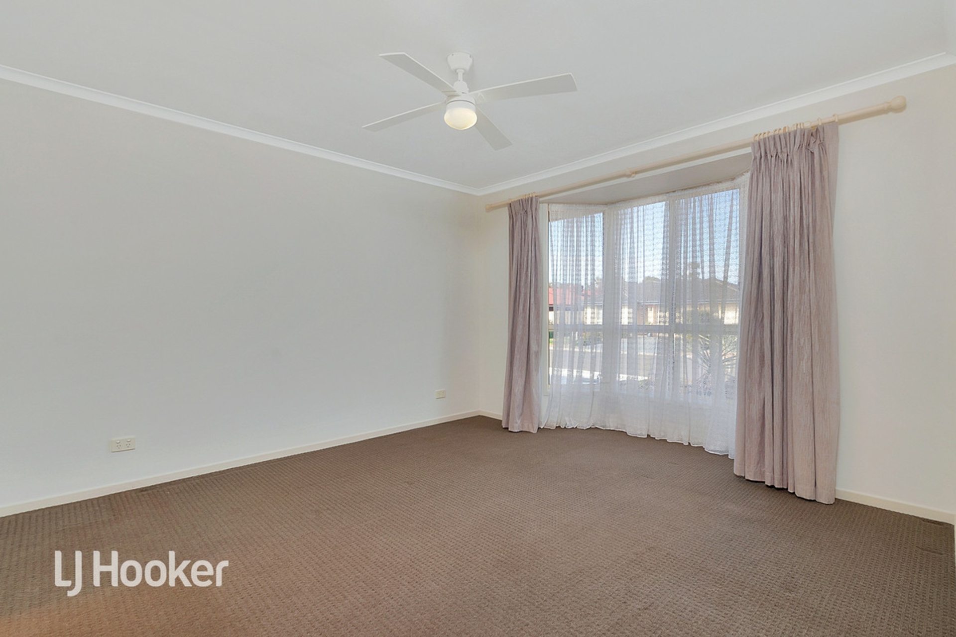 15 Eva Road — photo 5 of 12