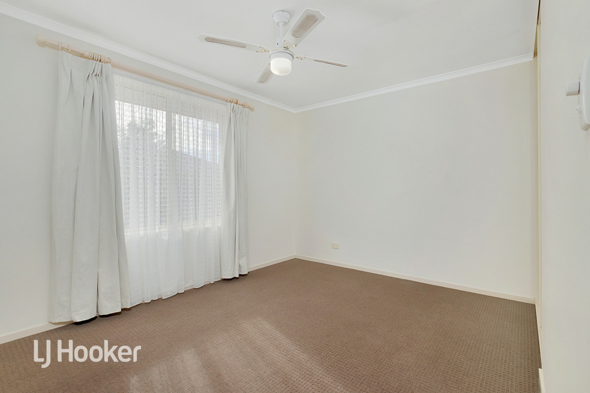 15 Eva Road — photo 8 of 12