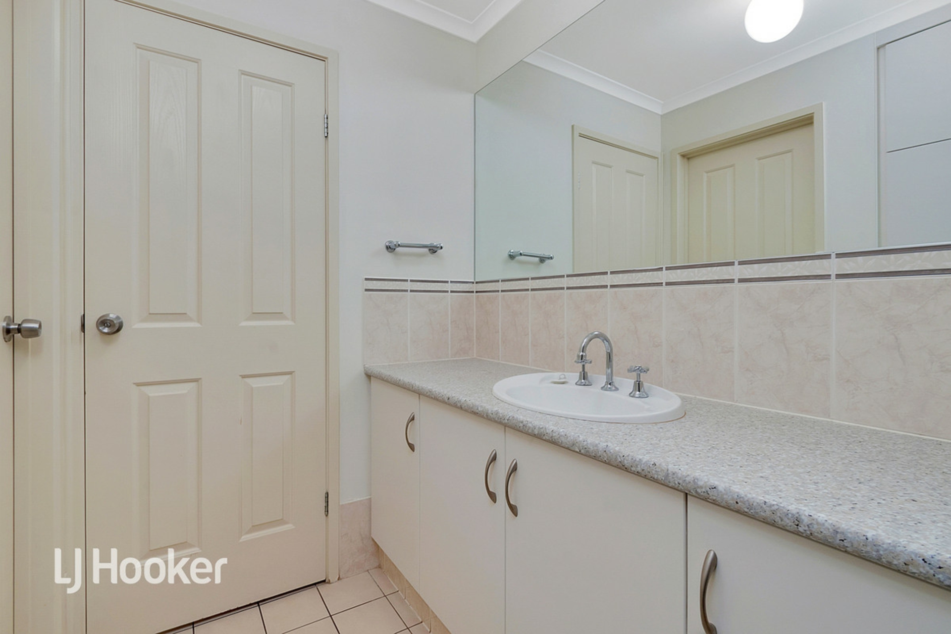 15 Eva Road — photo 9 of 12