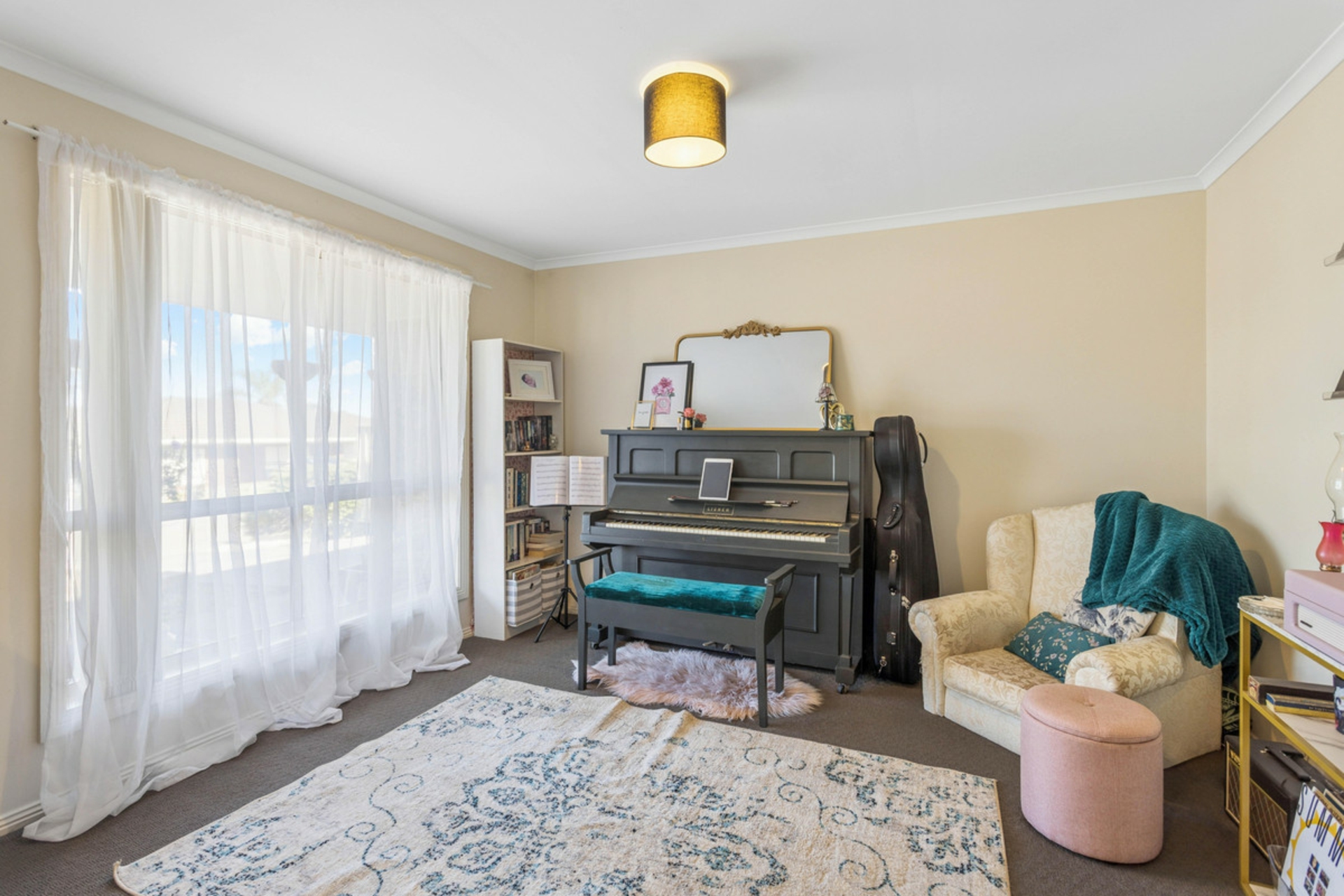 17 Stringbark Avenue — photo 3 of 17