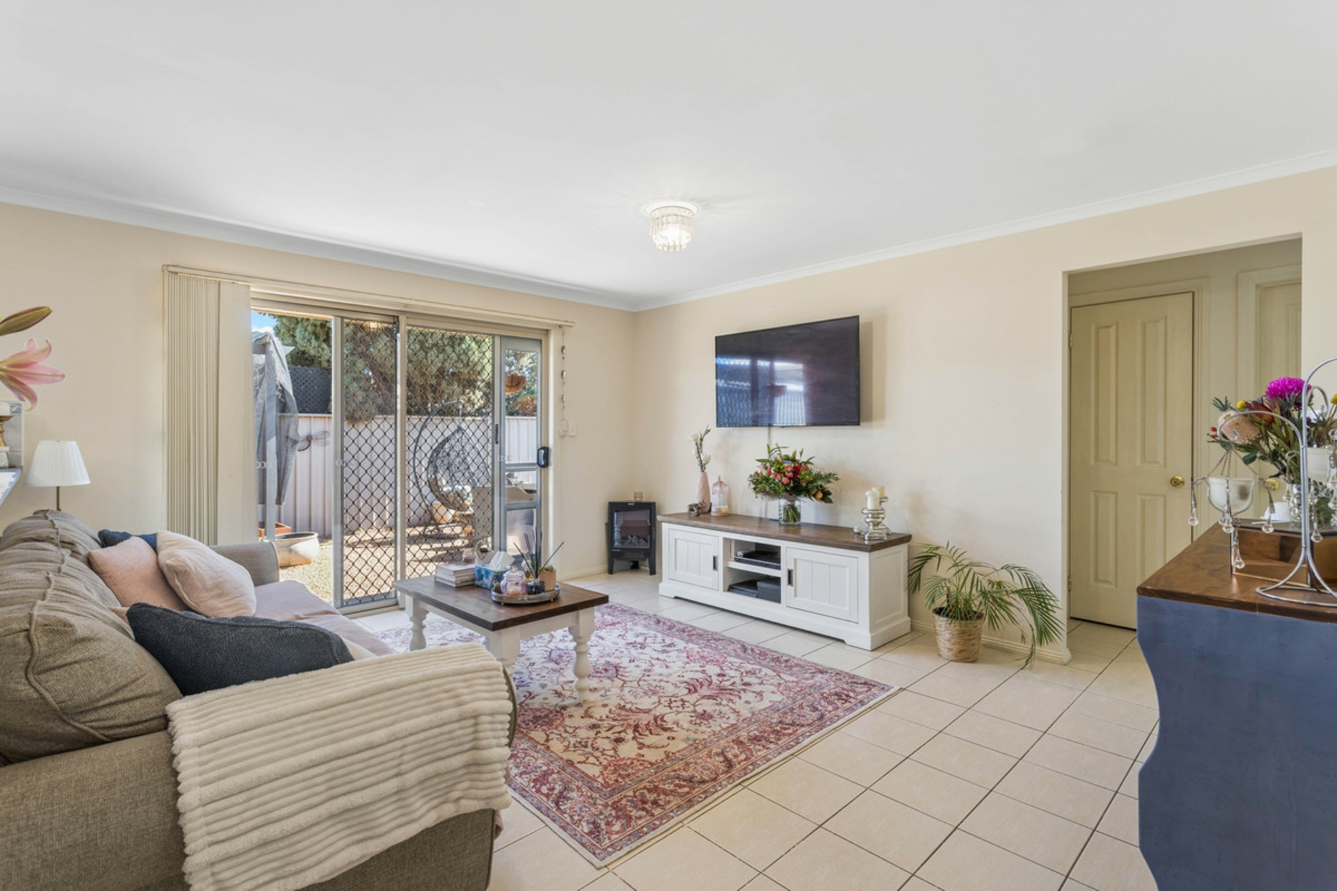17 Stringbark Avenue — photo 4 of 17