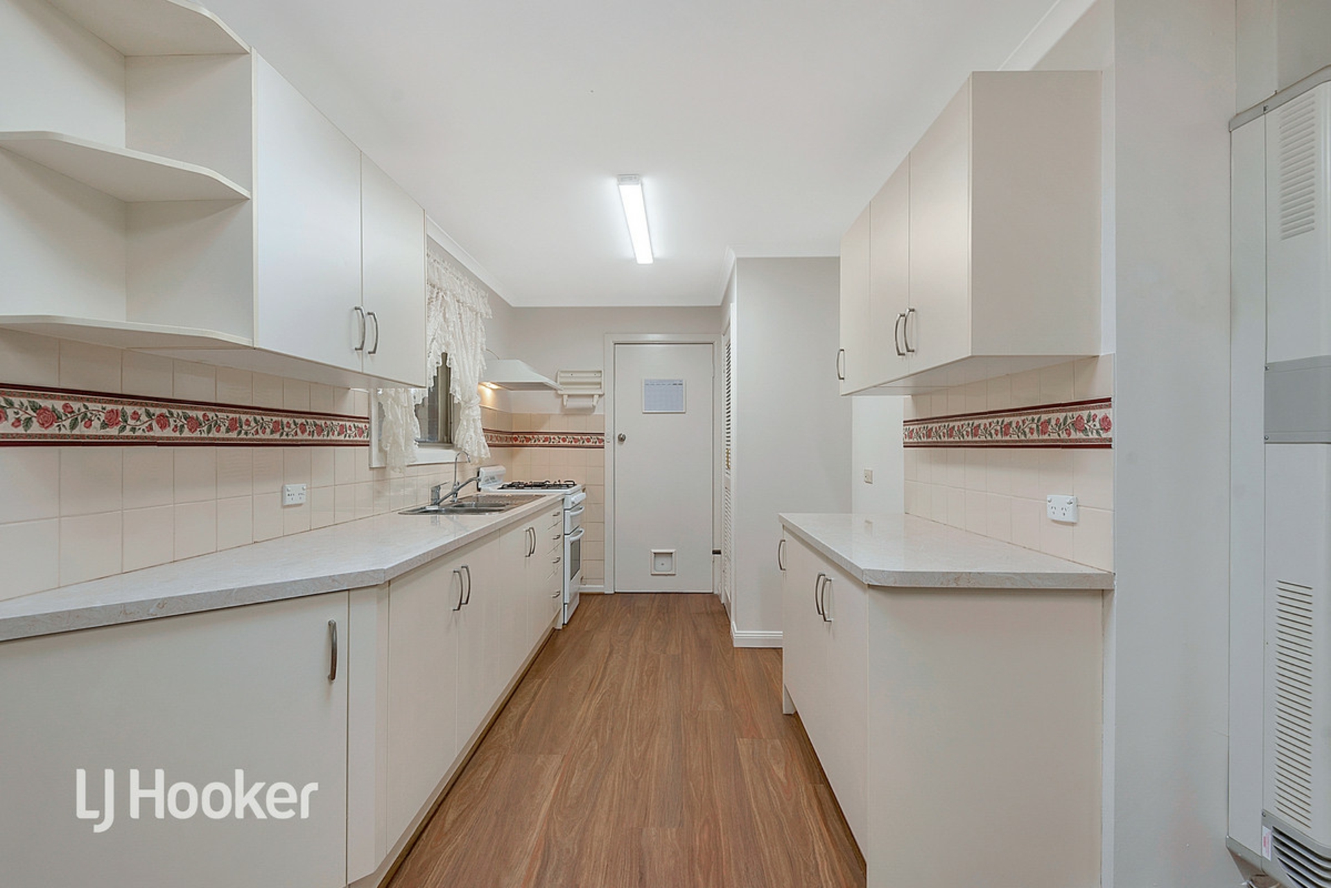 6 Lennira Street — photo 3 of 11