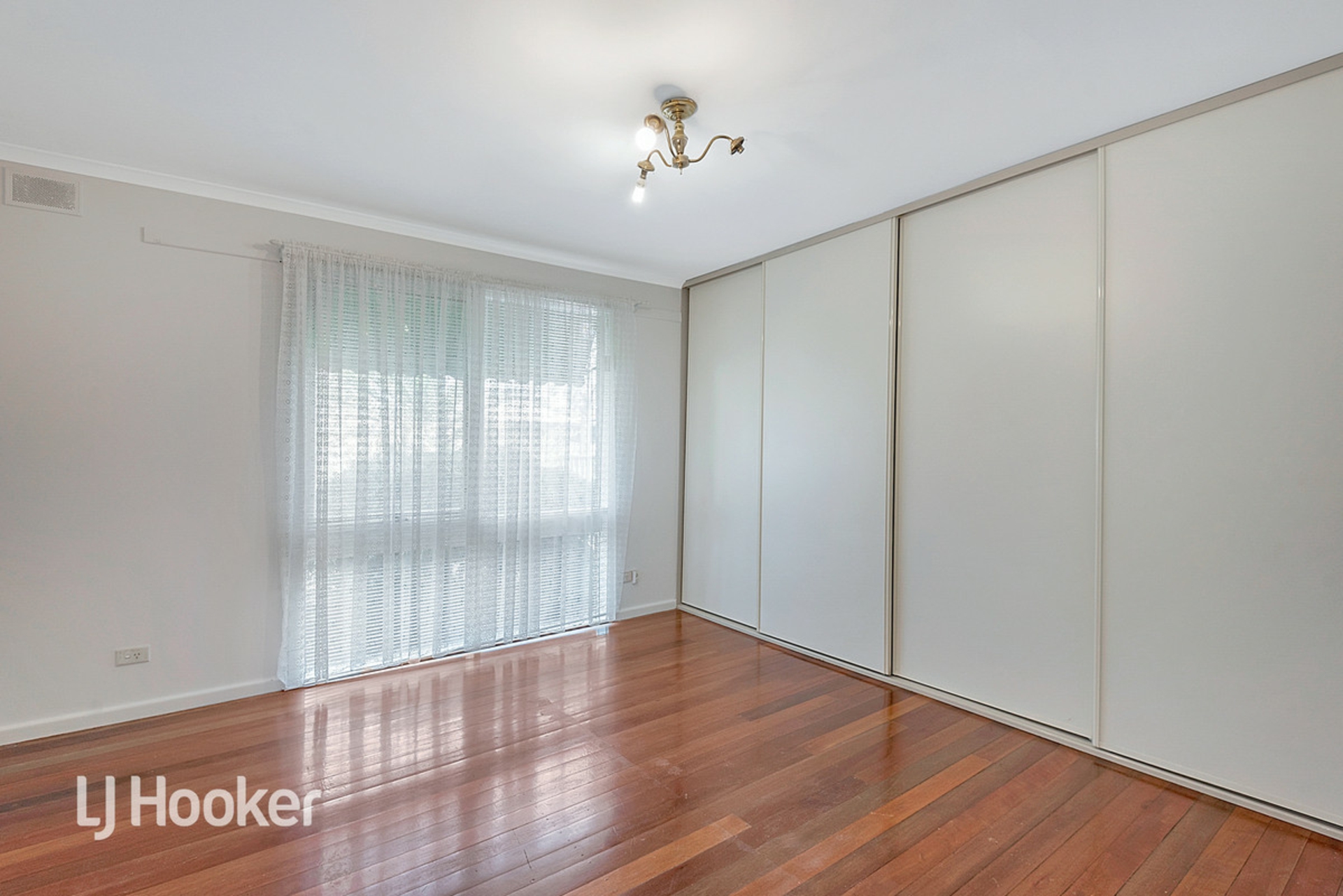 6 Lennira Street — photo 5 of 11