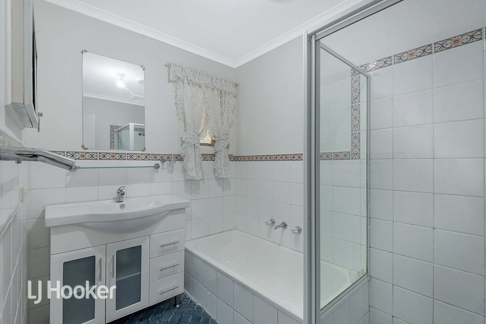 6 Lennira Street — photo 8 of 11
