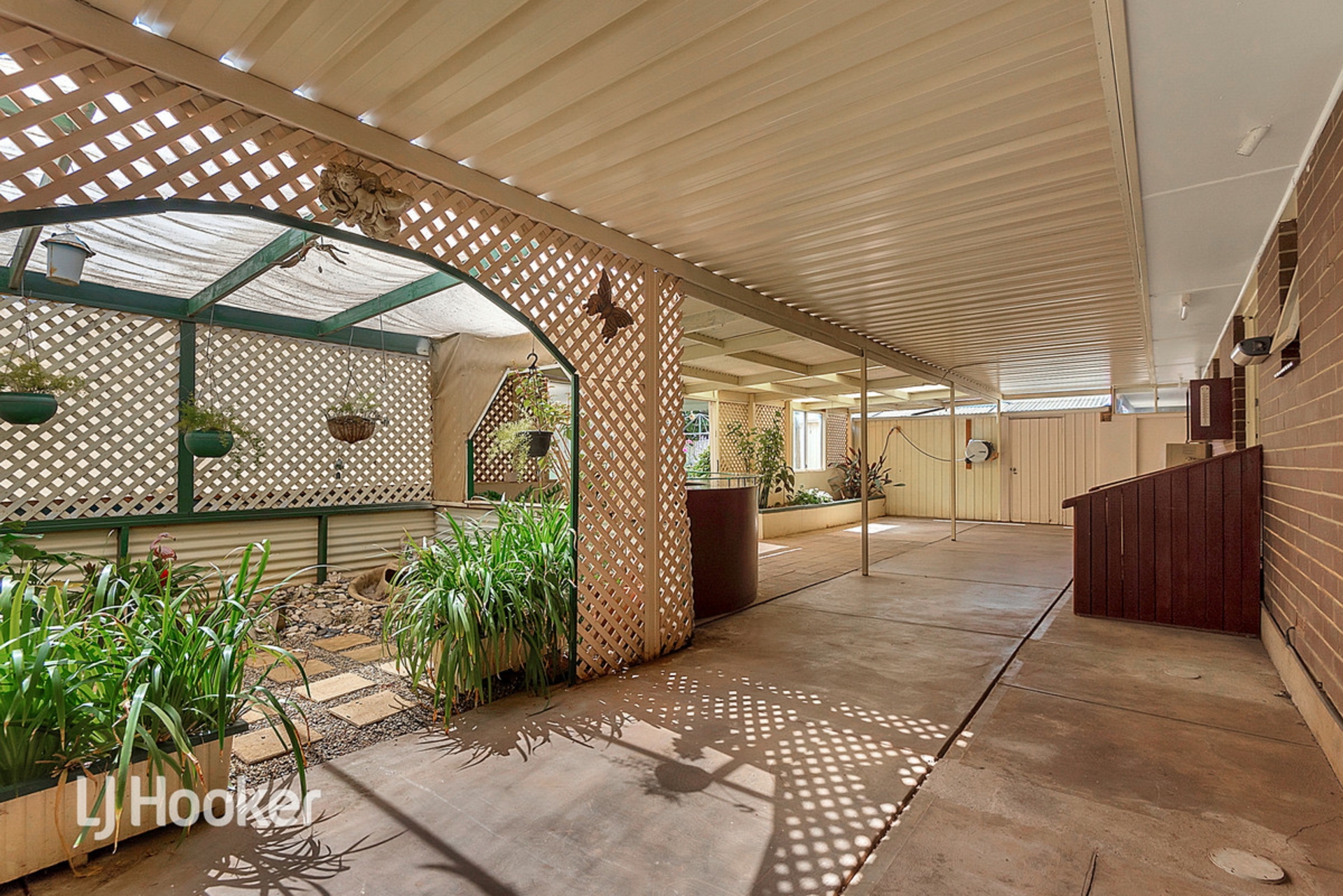6 Lennira Street — photo 9 of 11