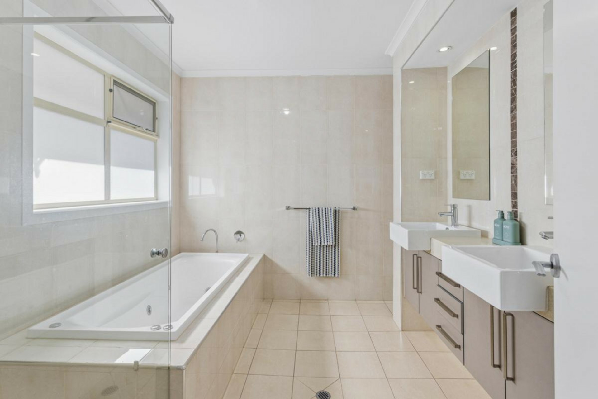 8 Borduy Place — photo 14 of 19