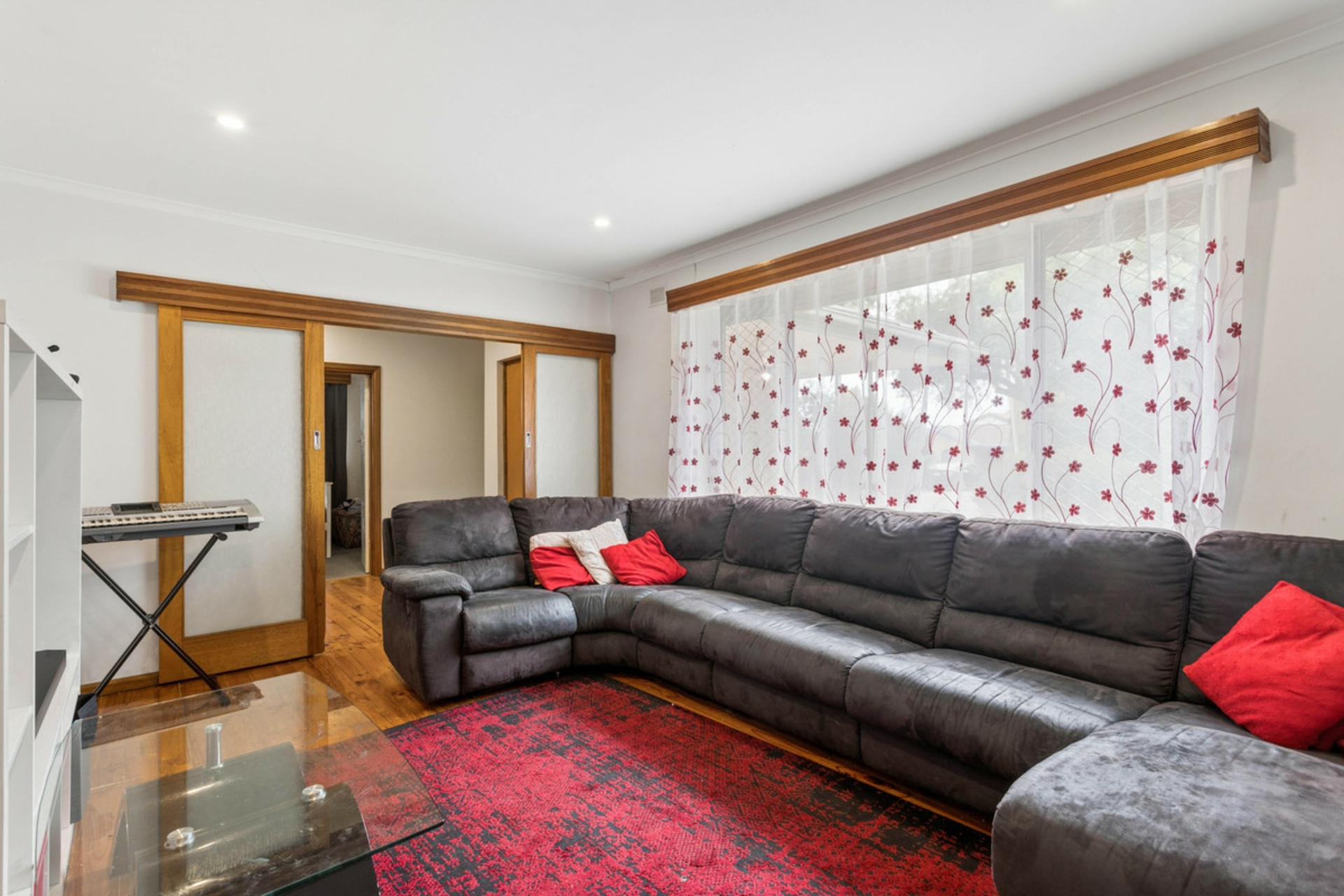 17 Harvey Avenue — photo 4 of 18