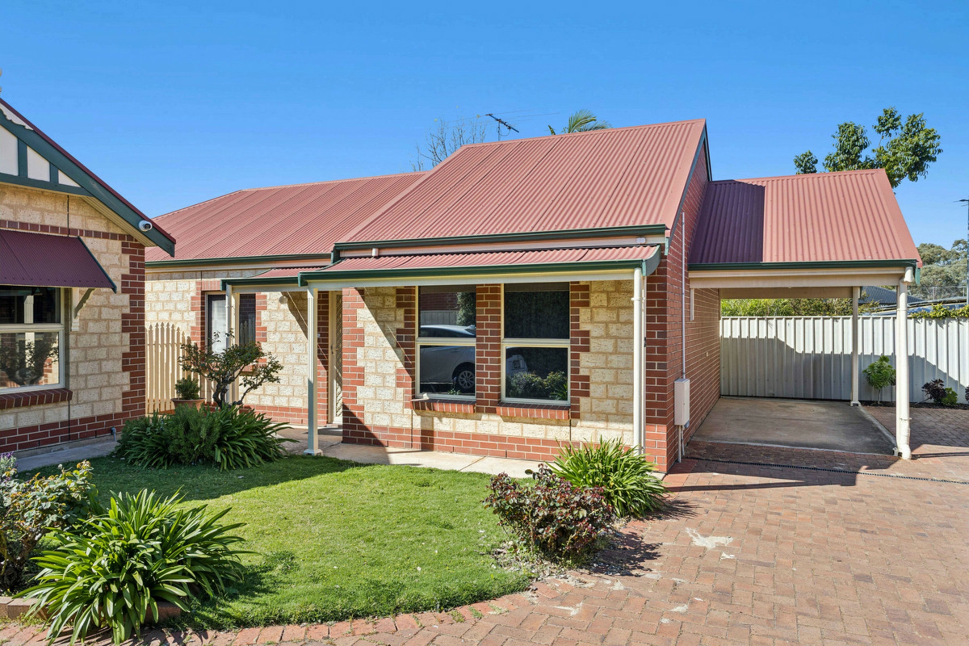 2/3 Arthur Street — photo from LJ Hooker Property Specialists