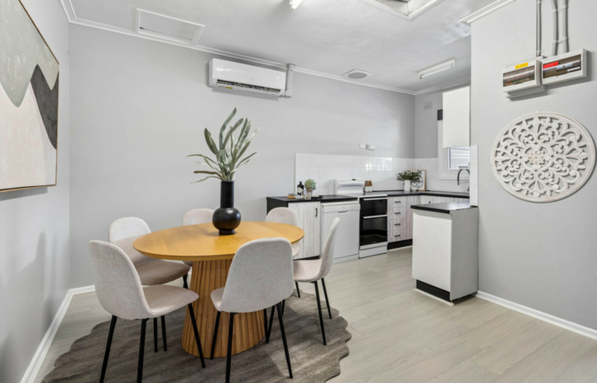30 Burcombe Street — photo 4 of 20