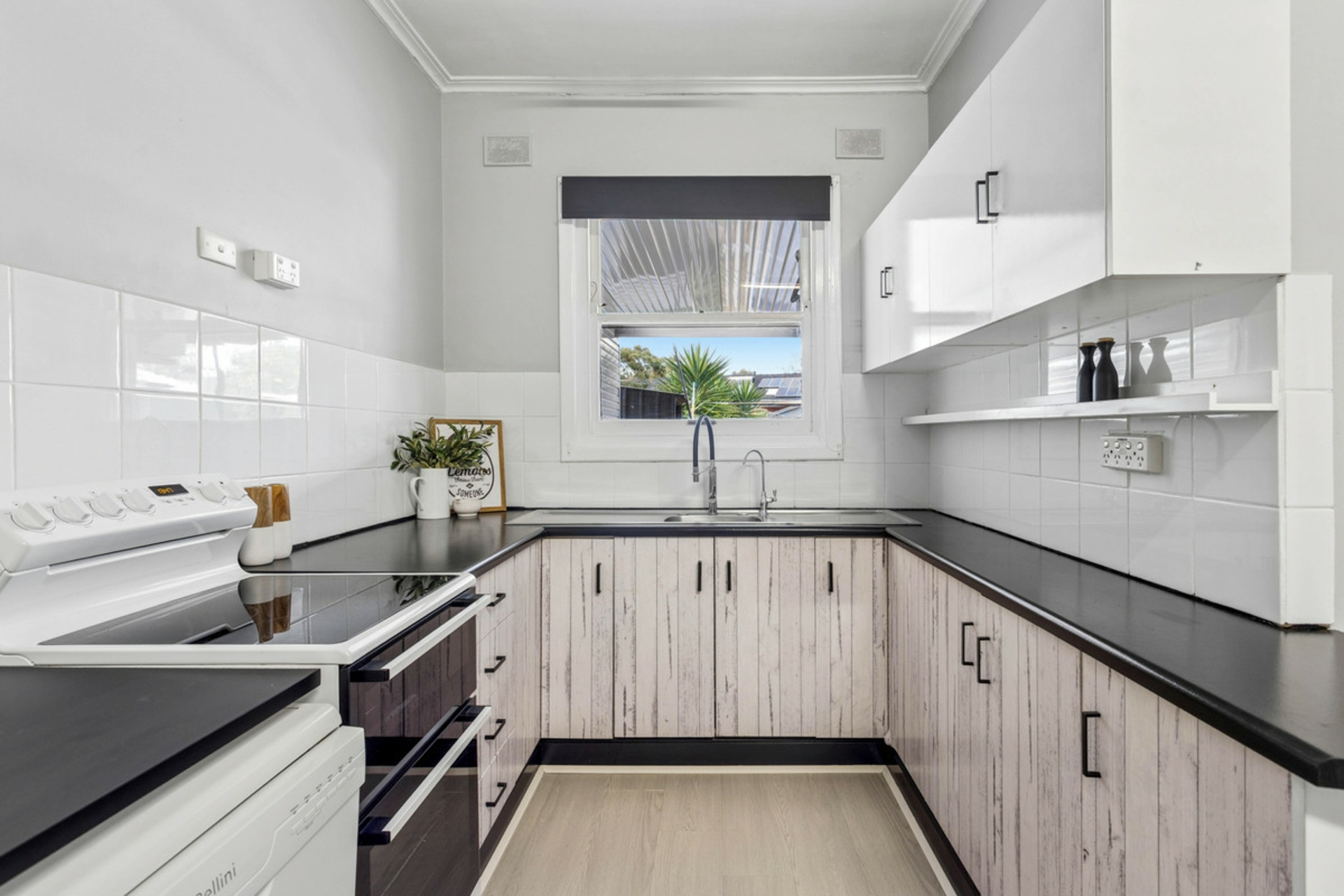30 Burcombe Street — photo 5 of 20