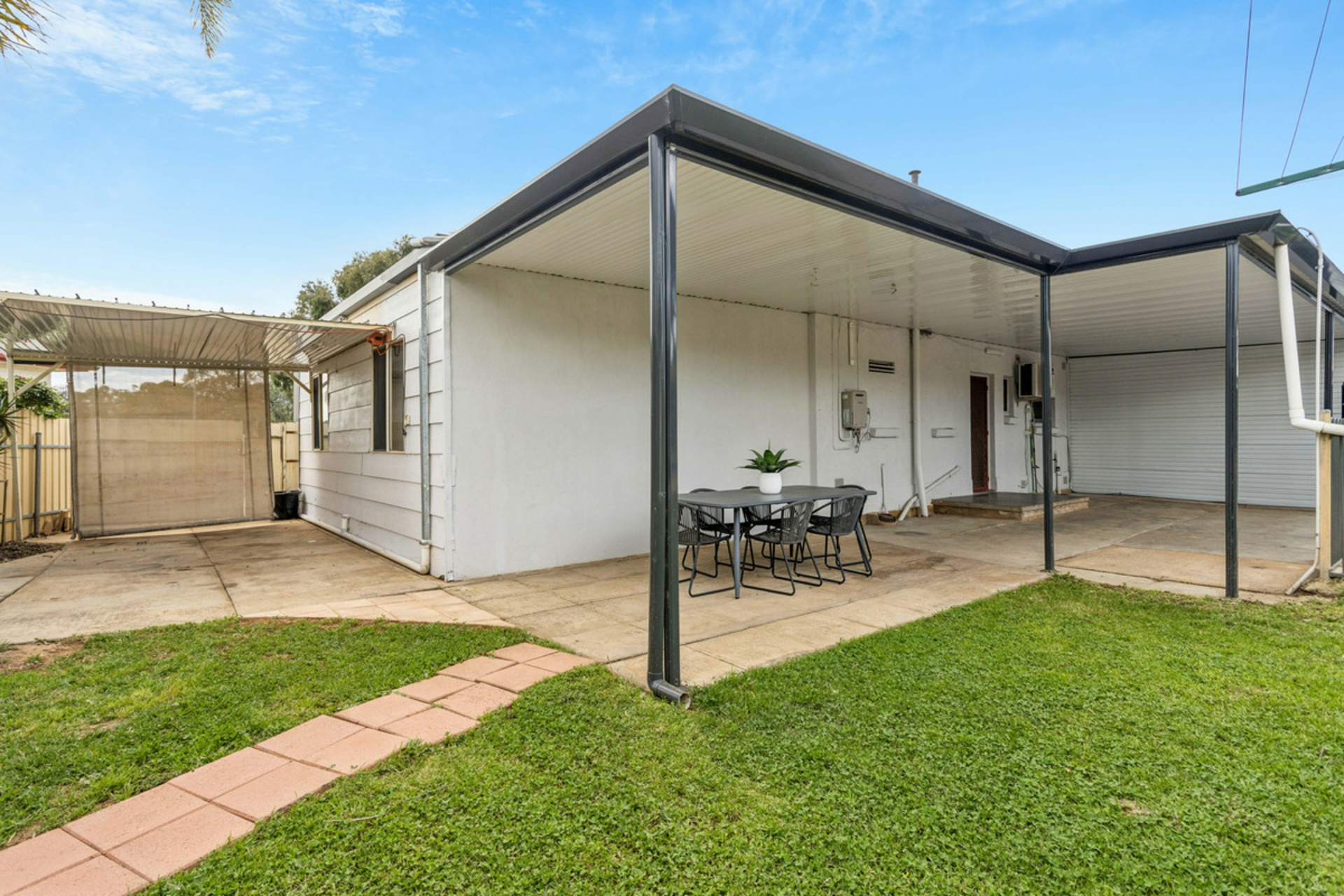 30 Burcombe Street — photo 17 of 20