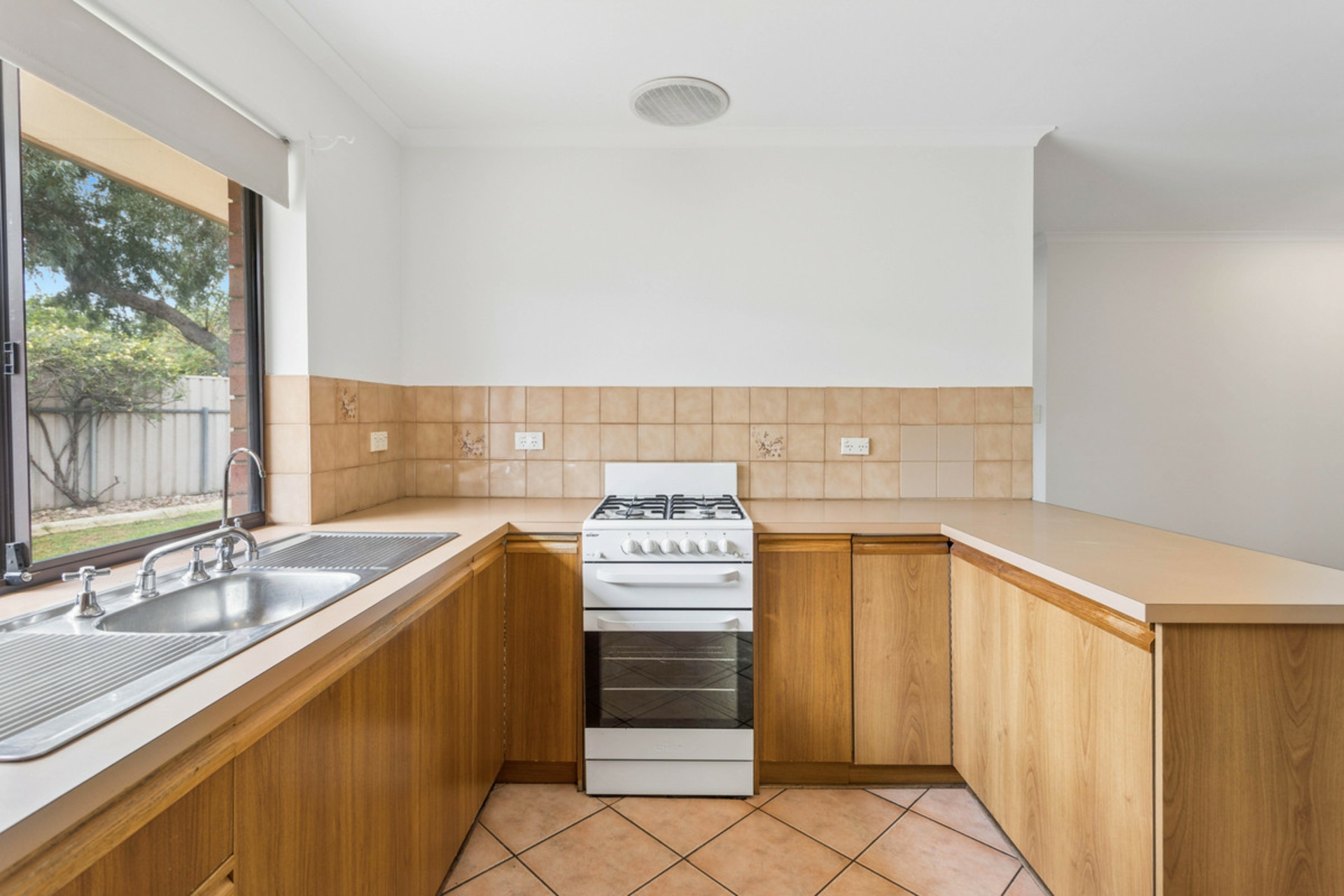 40 Sterling Court — photo 6 of 19