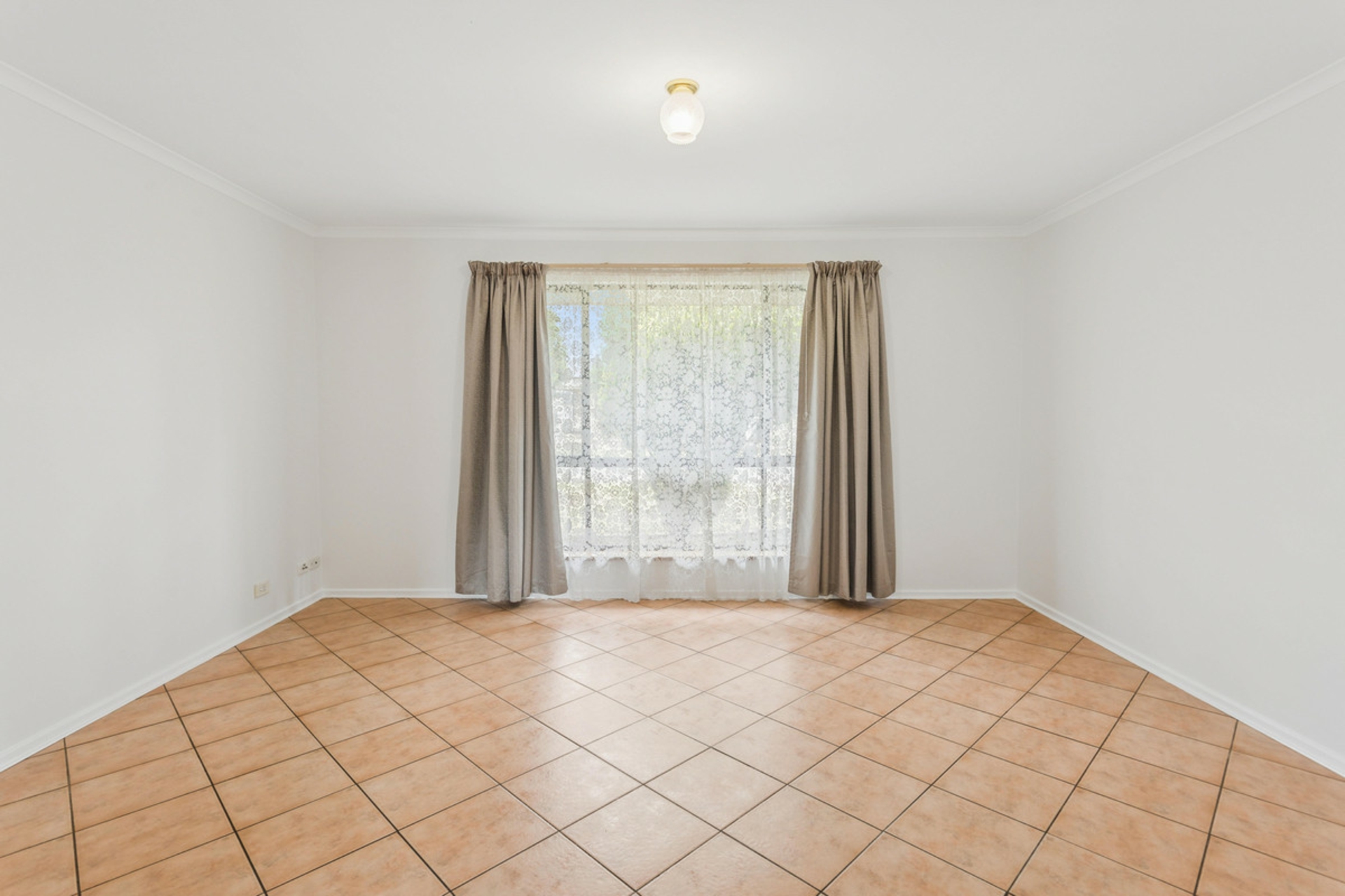 40 Sterling Court — photo 8 of 19
