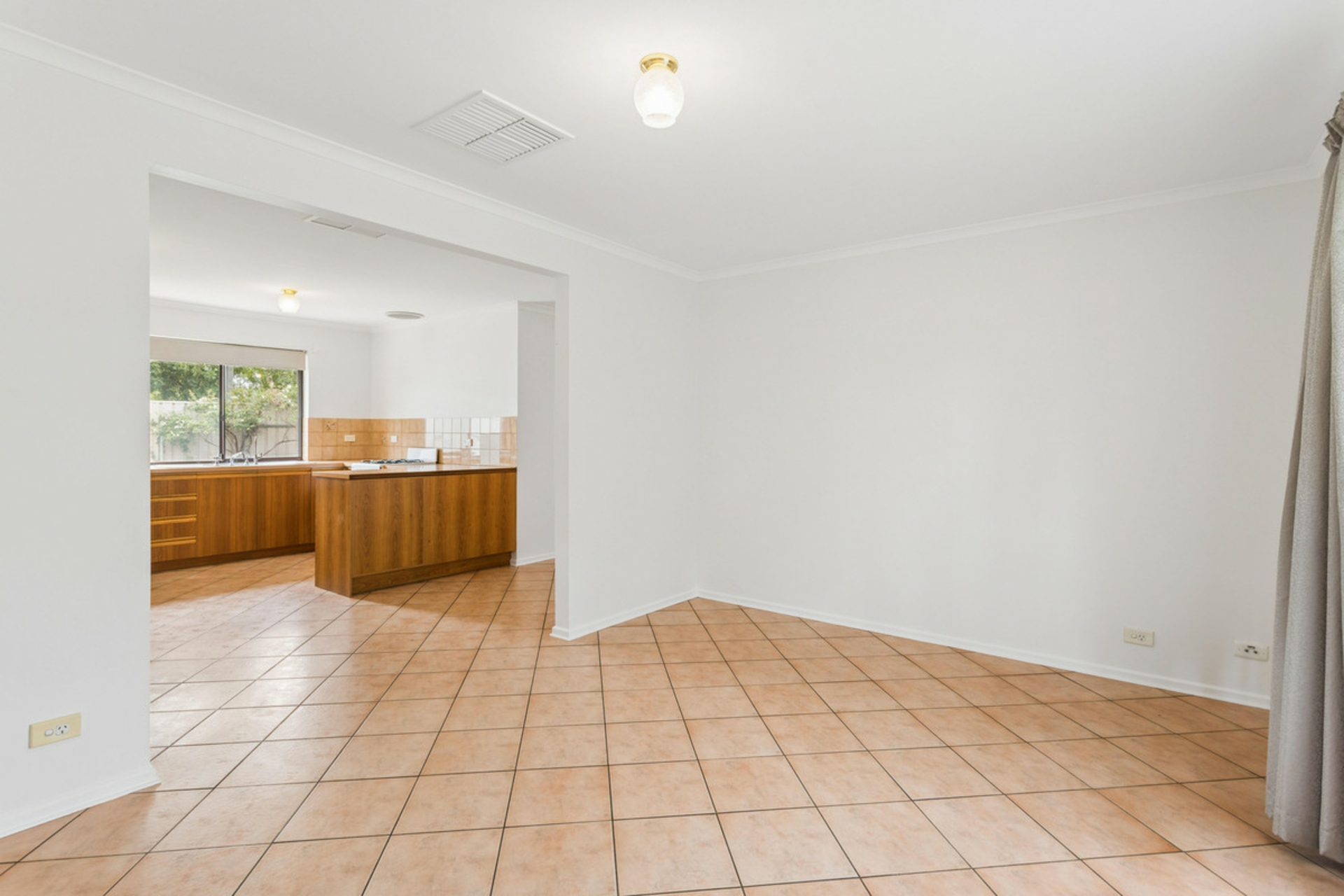40 Sterling Court — photo 9 of 19